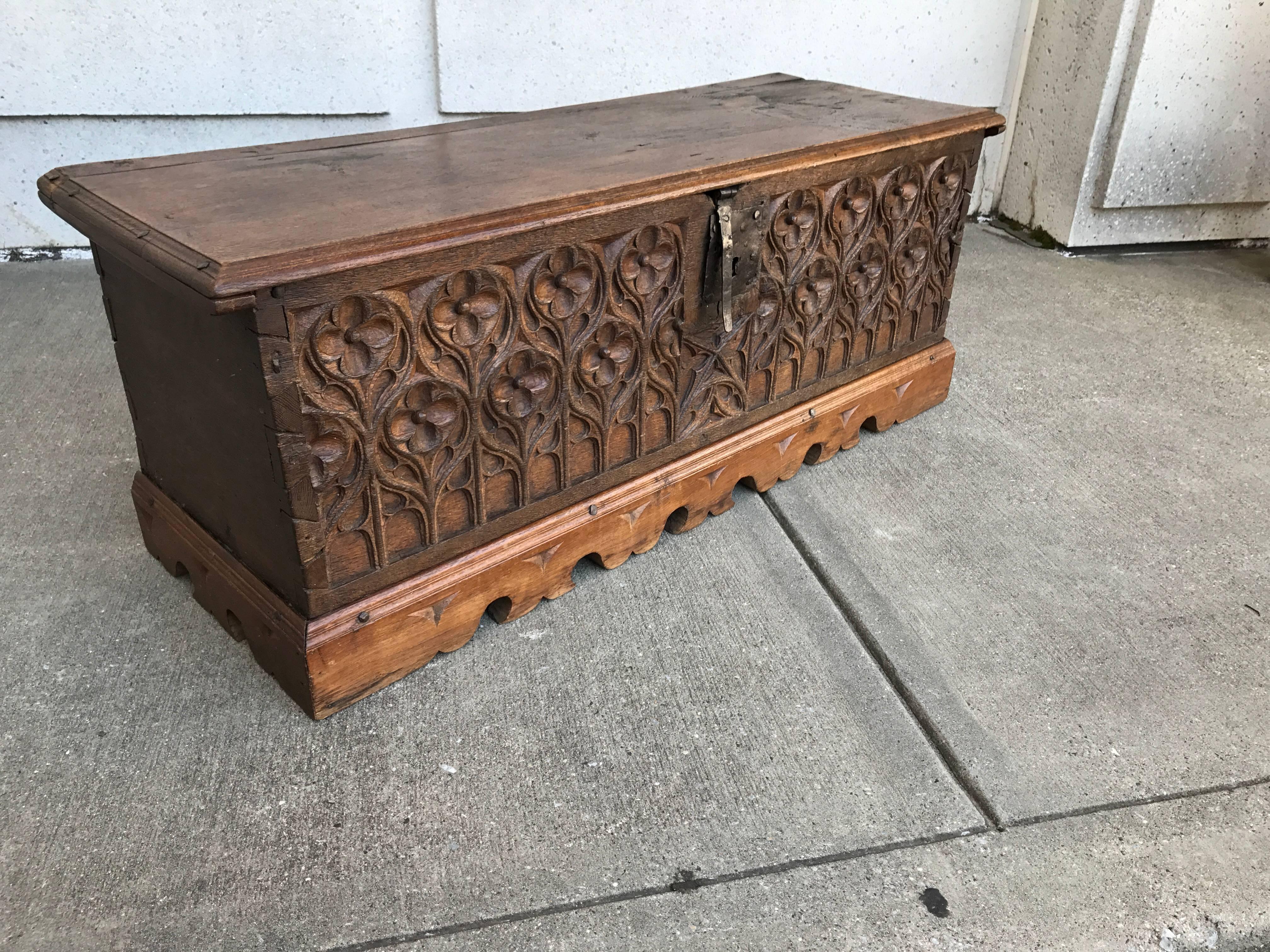 French Gothic Carved Oak Coffer In Excellent Condition In Stamford, CT