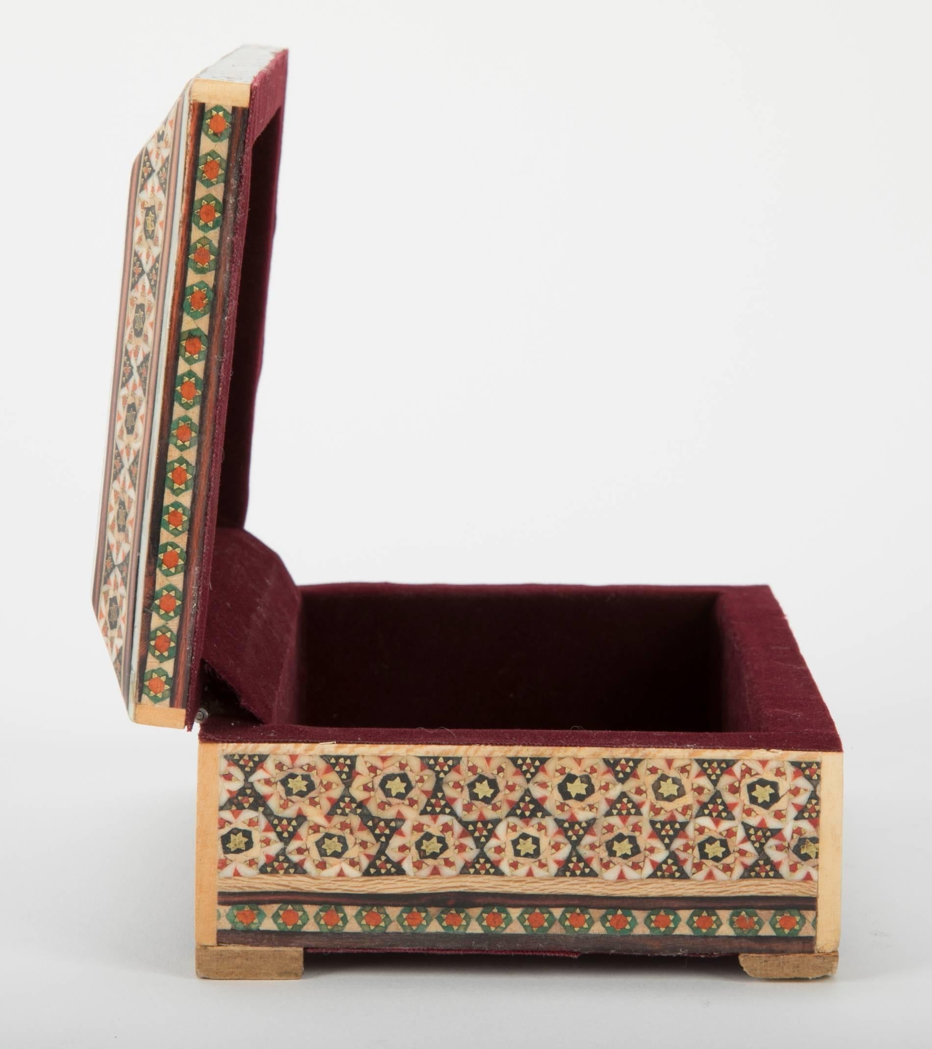 Persian Tessellated Bone and Inlaid Wood Box In Excellent Condition In Stamford, CT