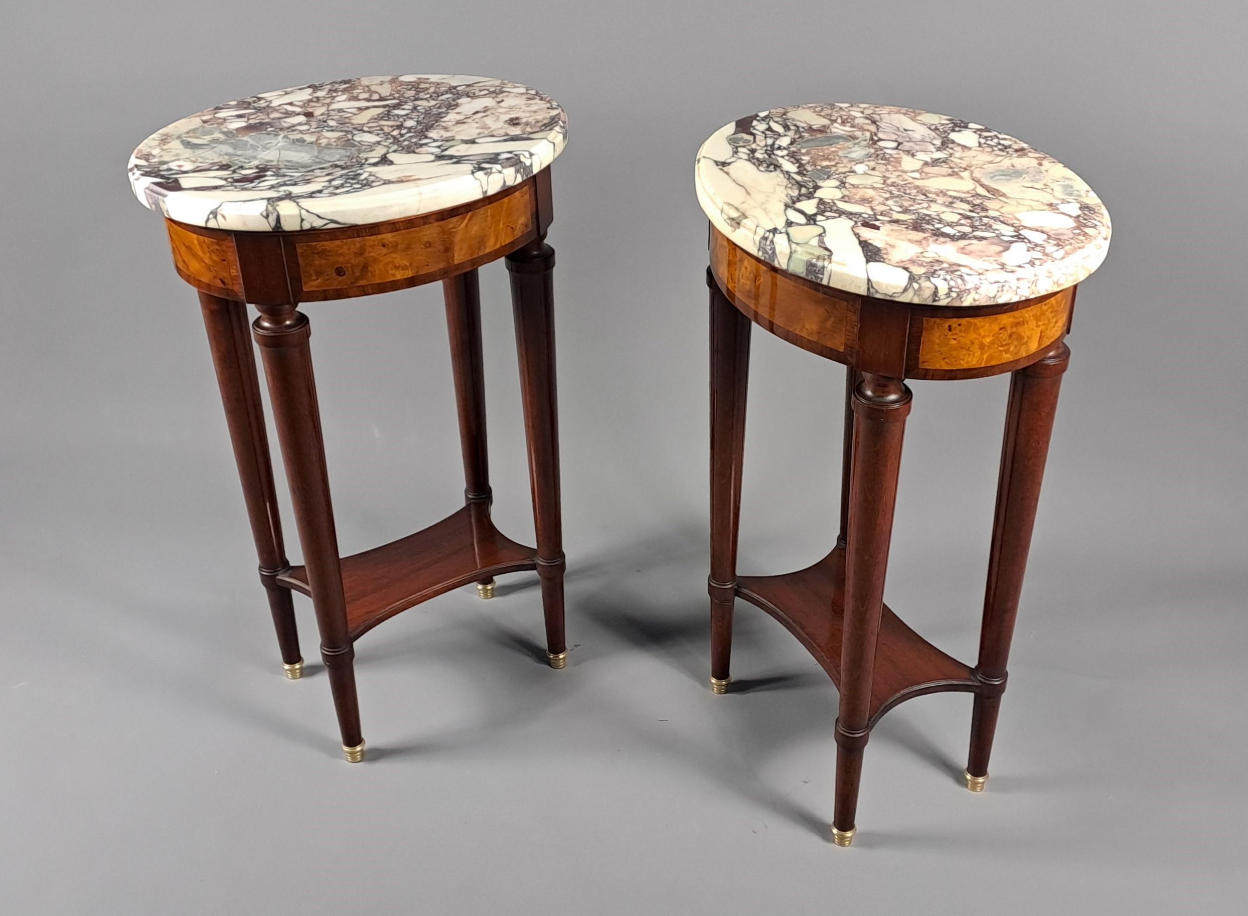 Paire de tables d'appoint de style Louis XVI en vente 4