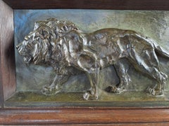 Bas-relief en bronze – Lion de la colonne de juillet à la Bastille, par Barye