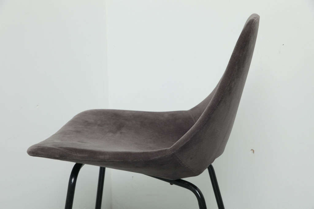 Stuhl „Tonneau“ von Pierre Guariche für Steiner im Angebot 1