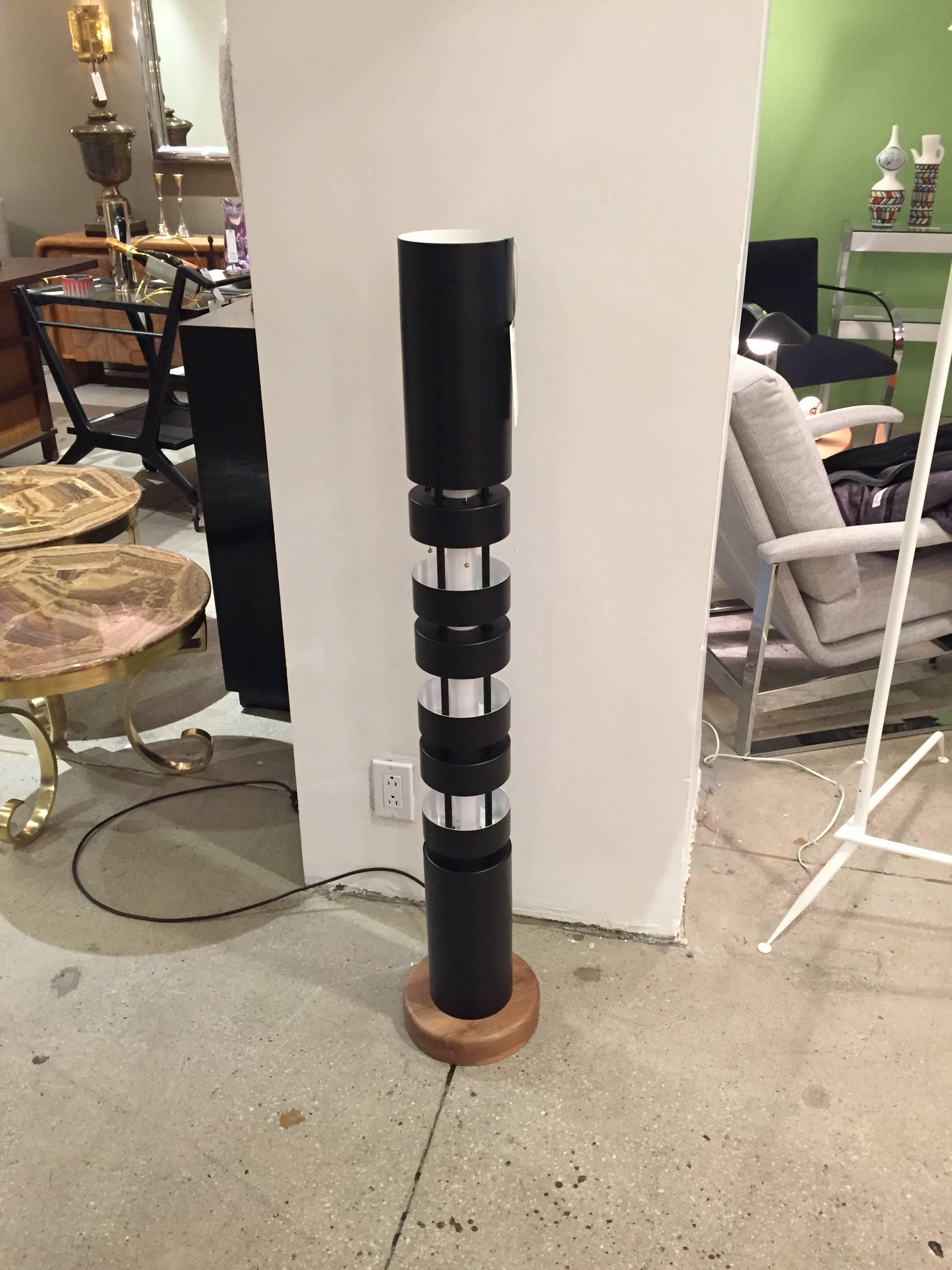 Small TOTEM Floor Lamp by Serge Mouille In Excellent Condition In Stratford, CT