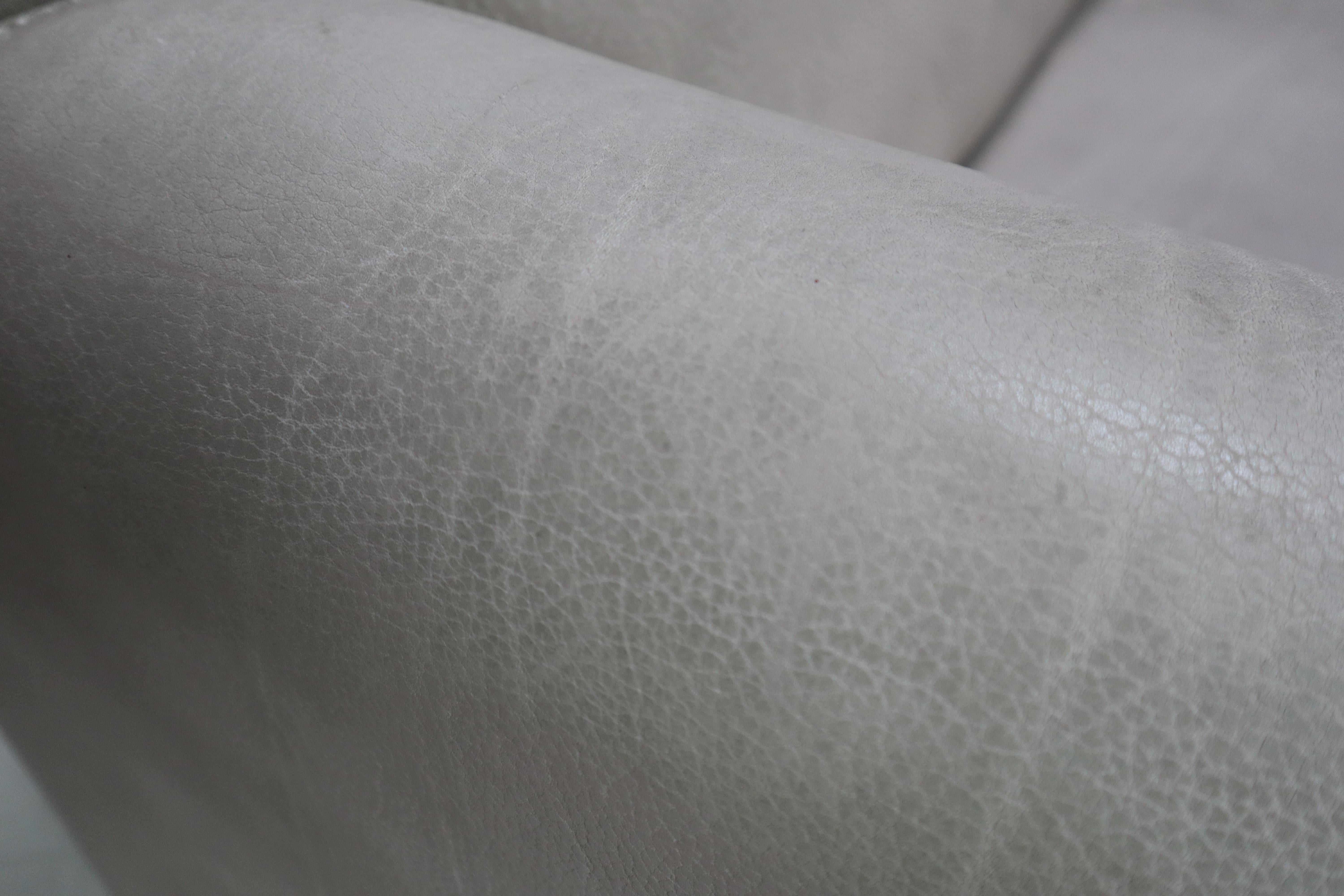 Leather De Sede DS-125 two-seat sofa by Gerd Lange, 1978 For Sale