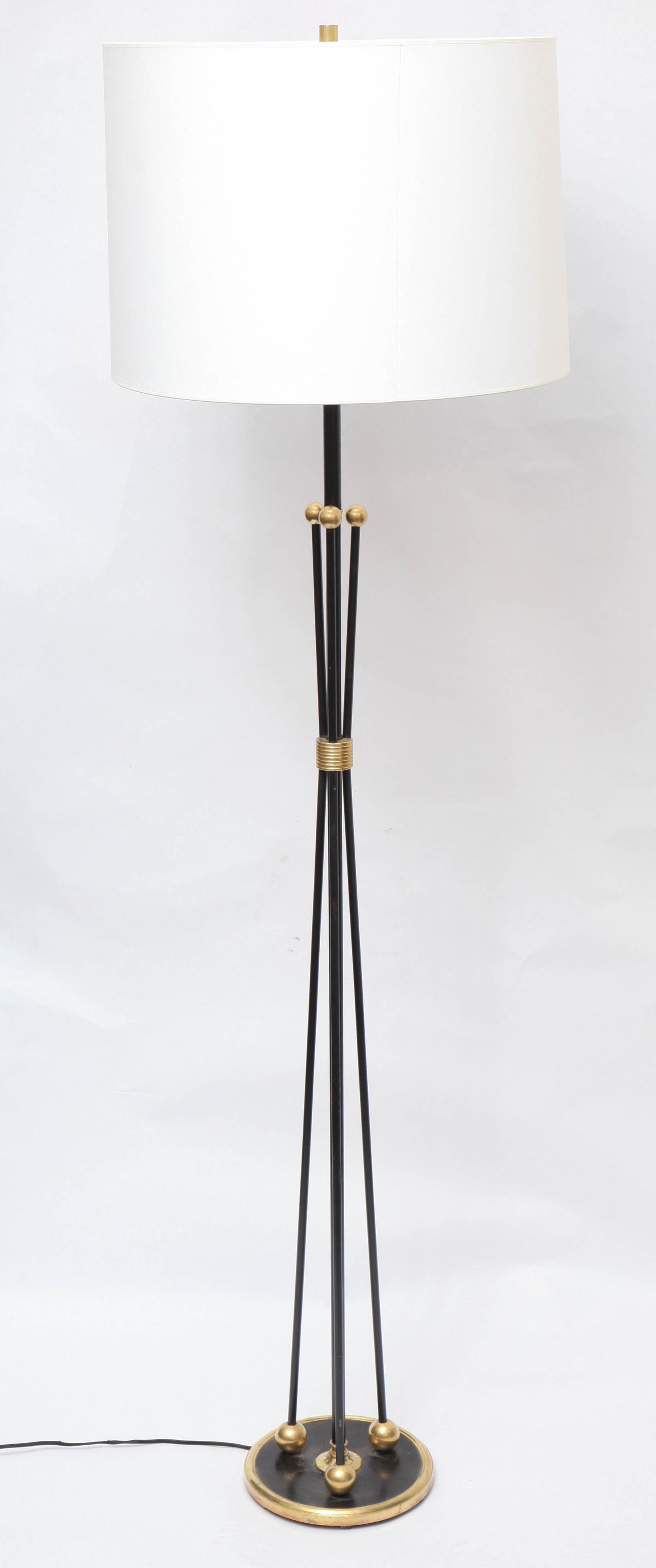 Floor Lamp Mid Century Modern brass and painted metal 1950's In Good Condition In New York, NY