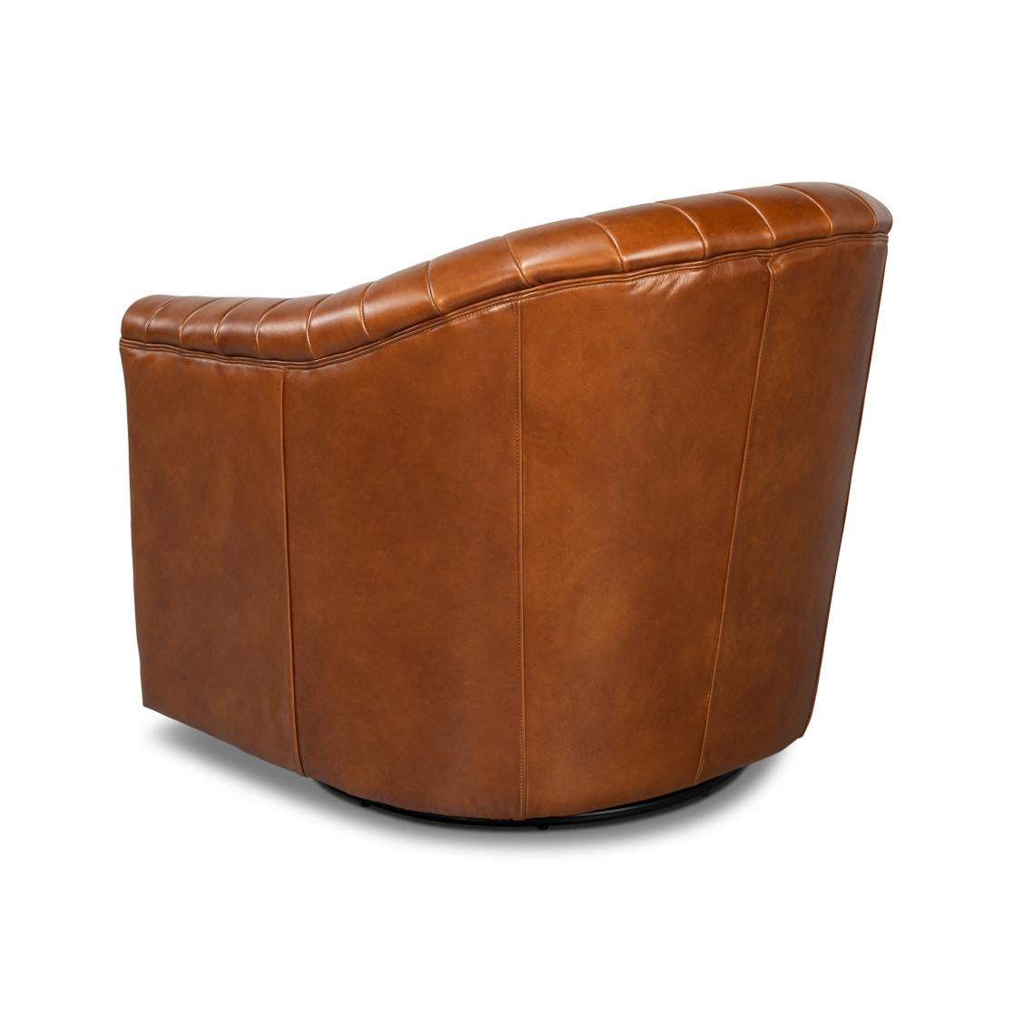 Asiatique Fauteuil pivotant en cuir marron, à plateau touffeté en vente