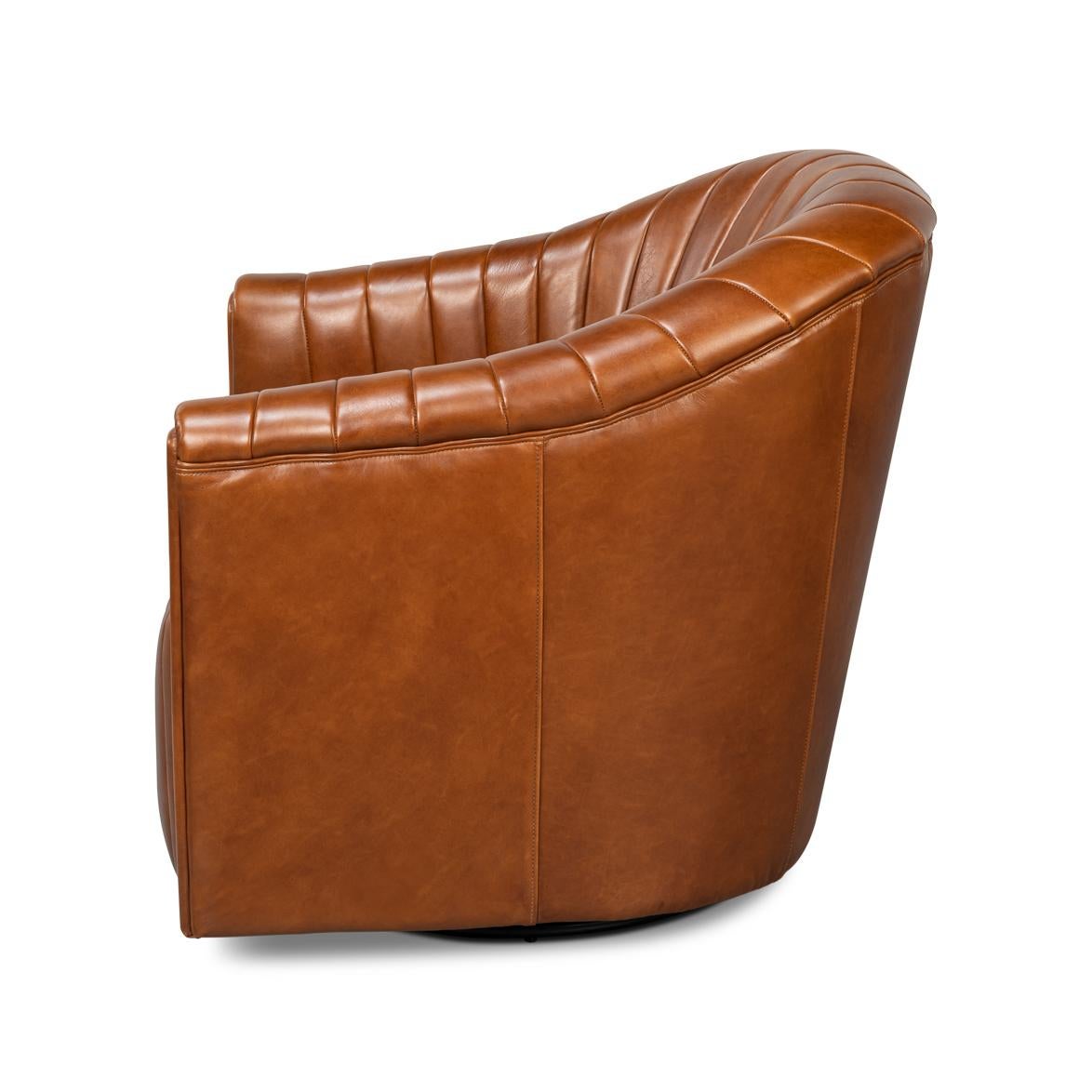 Ce fauteuil pivotant classique en forme de tonneau est revêtu d'un cuir Havana marron de première qualité, offrant un toucher luxueux et une durabilité à toute épreuve. Les touffes verticales en canal rehaussent l'esthétique sur mesure, ajoutant