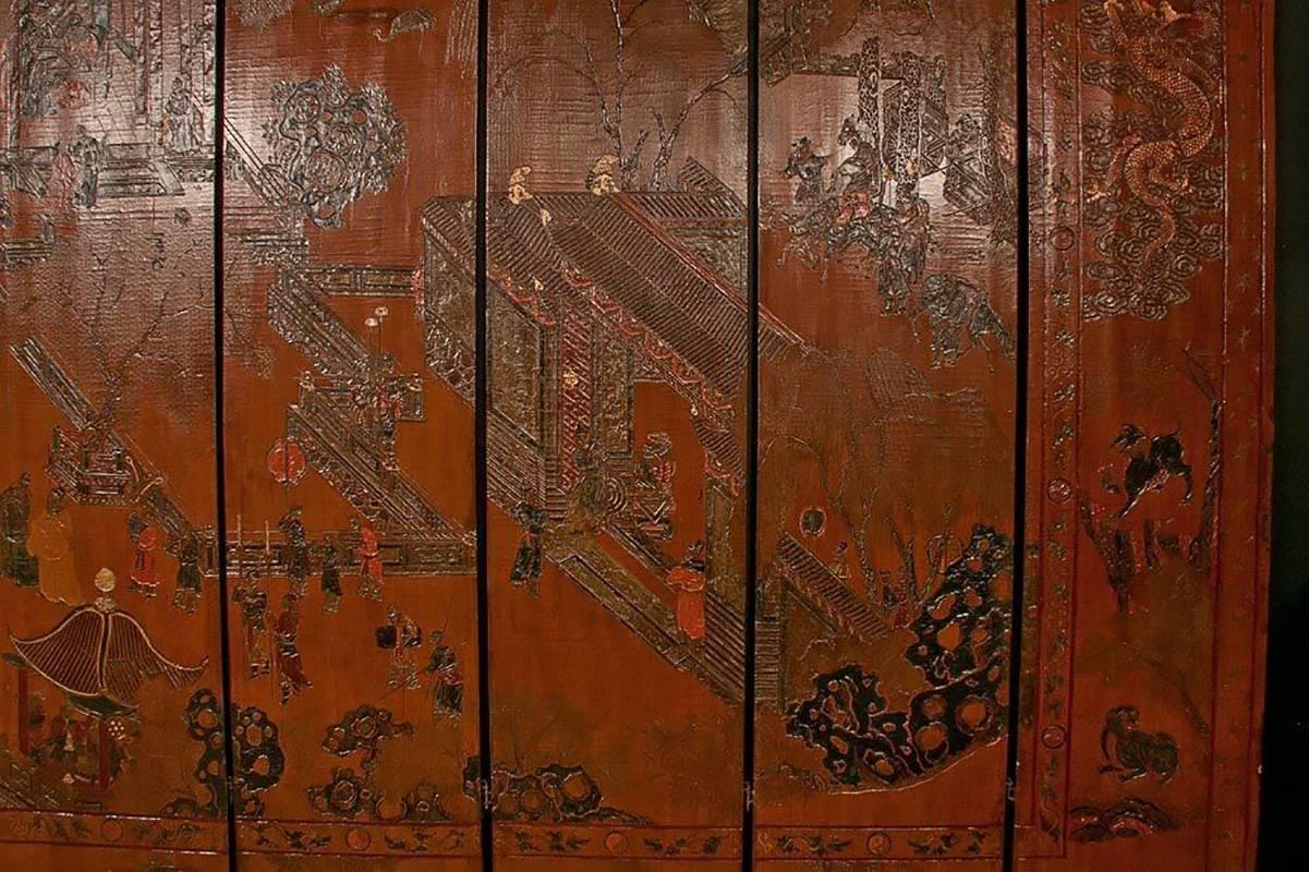 Exceptional and Rare 17th-18th Century Twelve-Panel Chinese Coromandel Screen In Good Condition In Westwood, NJ