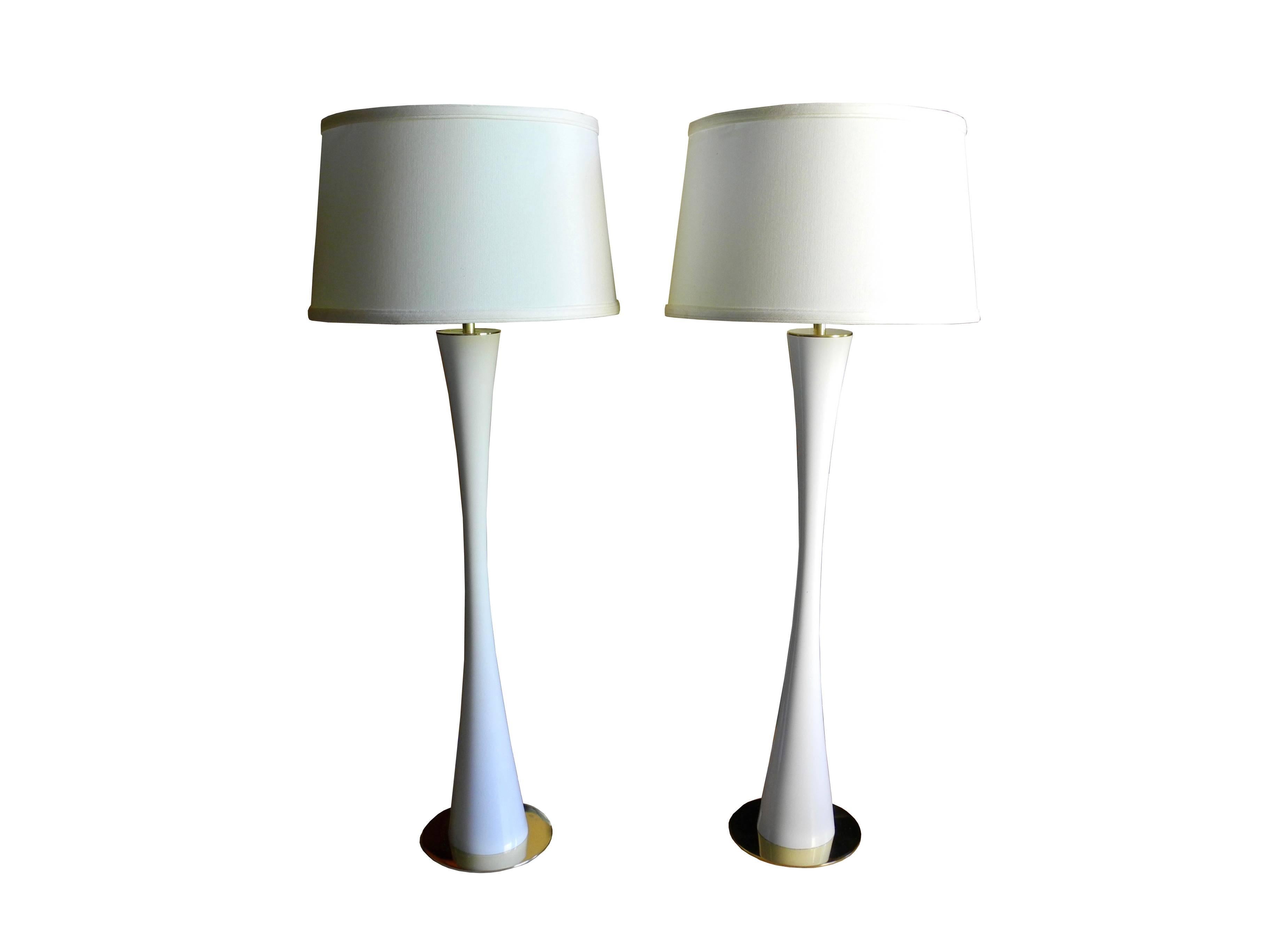 20th Century Very Tall White Tulip Metal and Brass Lamps by Stewart Ross James for Hansen For Sale