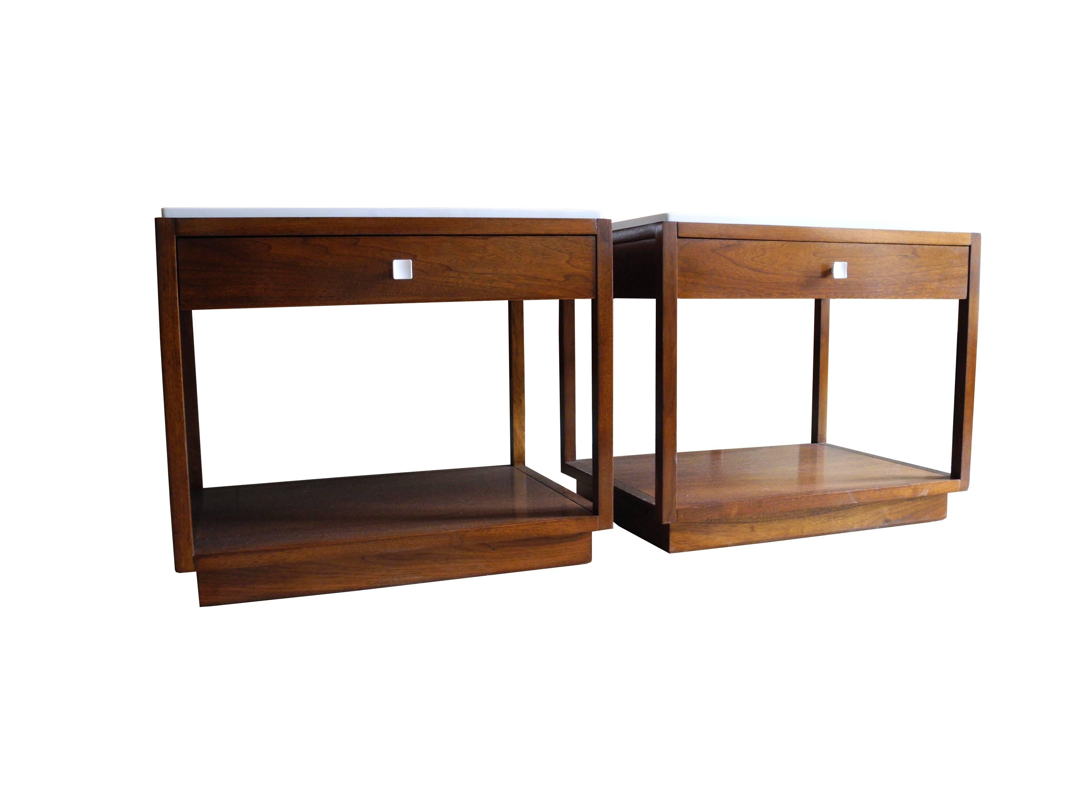 American Mid-Century Modern Pair of Nightstands by Milo Baughman for Directional