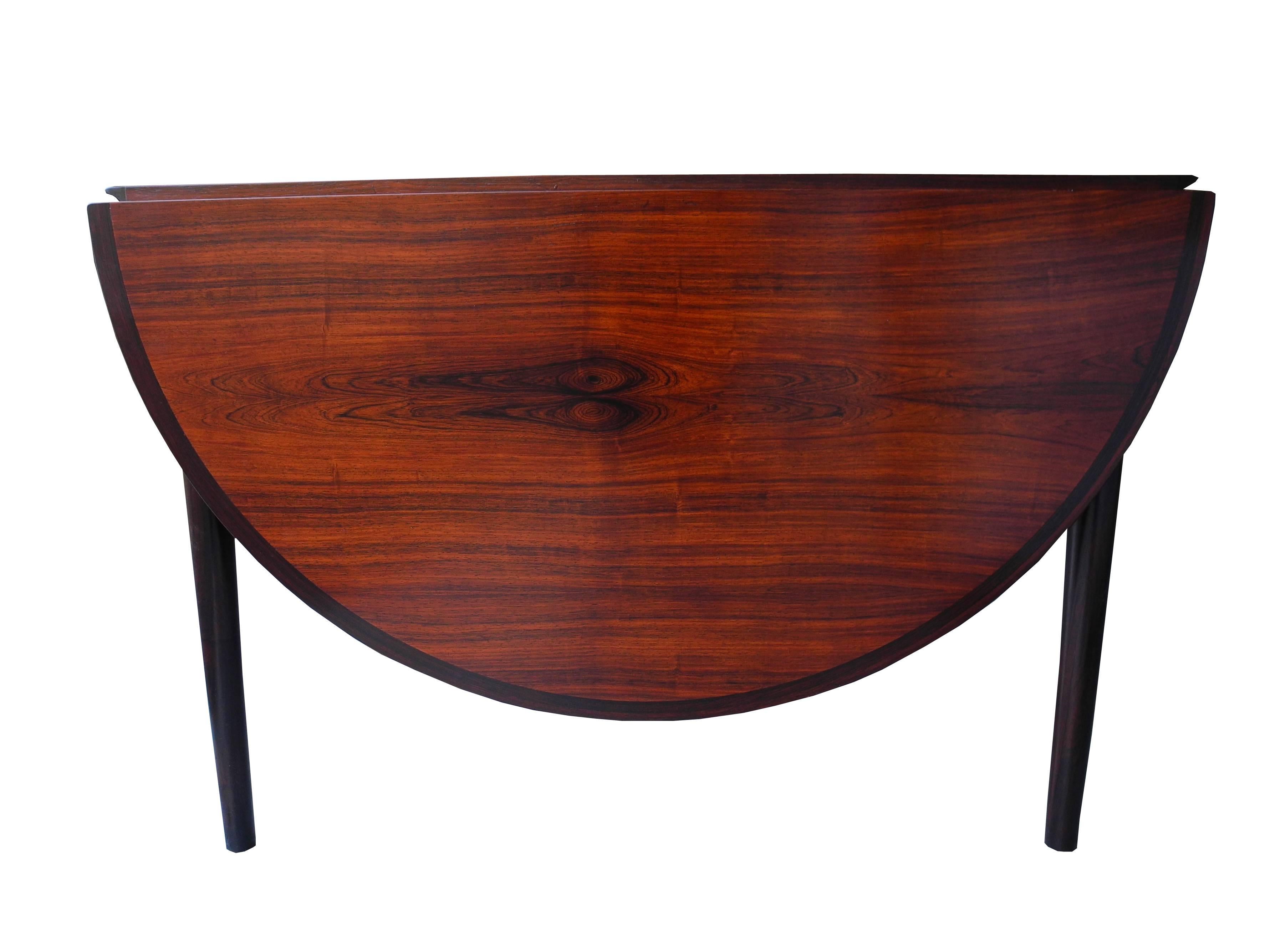 Danish Modern Drop Leaf Solid Rosewood Dining Table by Henry Rosengren Hansen In Good Condition For Sale In Hudson, NY