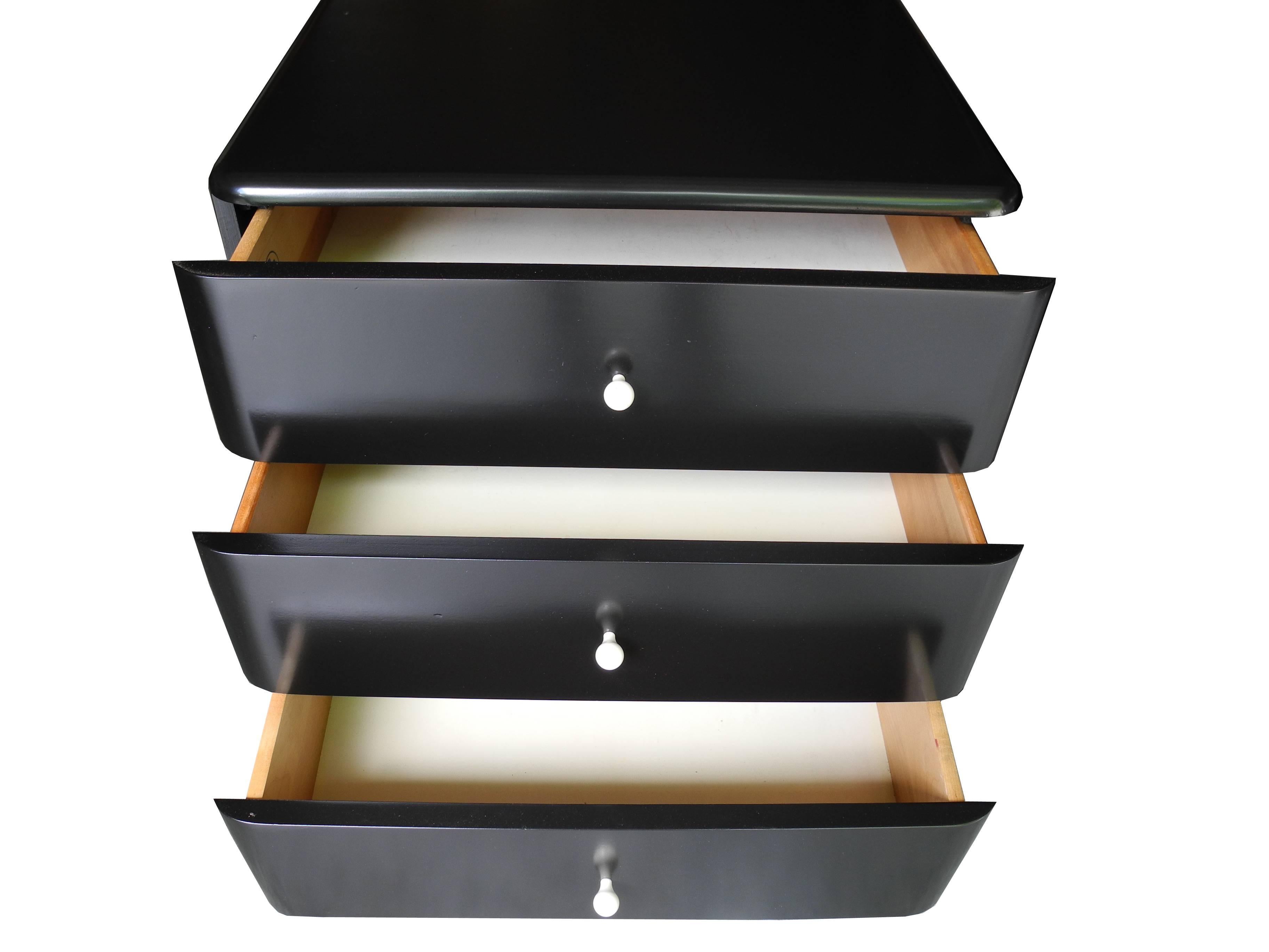 Mid-Century Modern Black Nightstands with Porcelain Knobs by Heywood-Wakefield 2