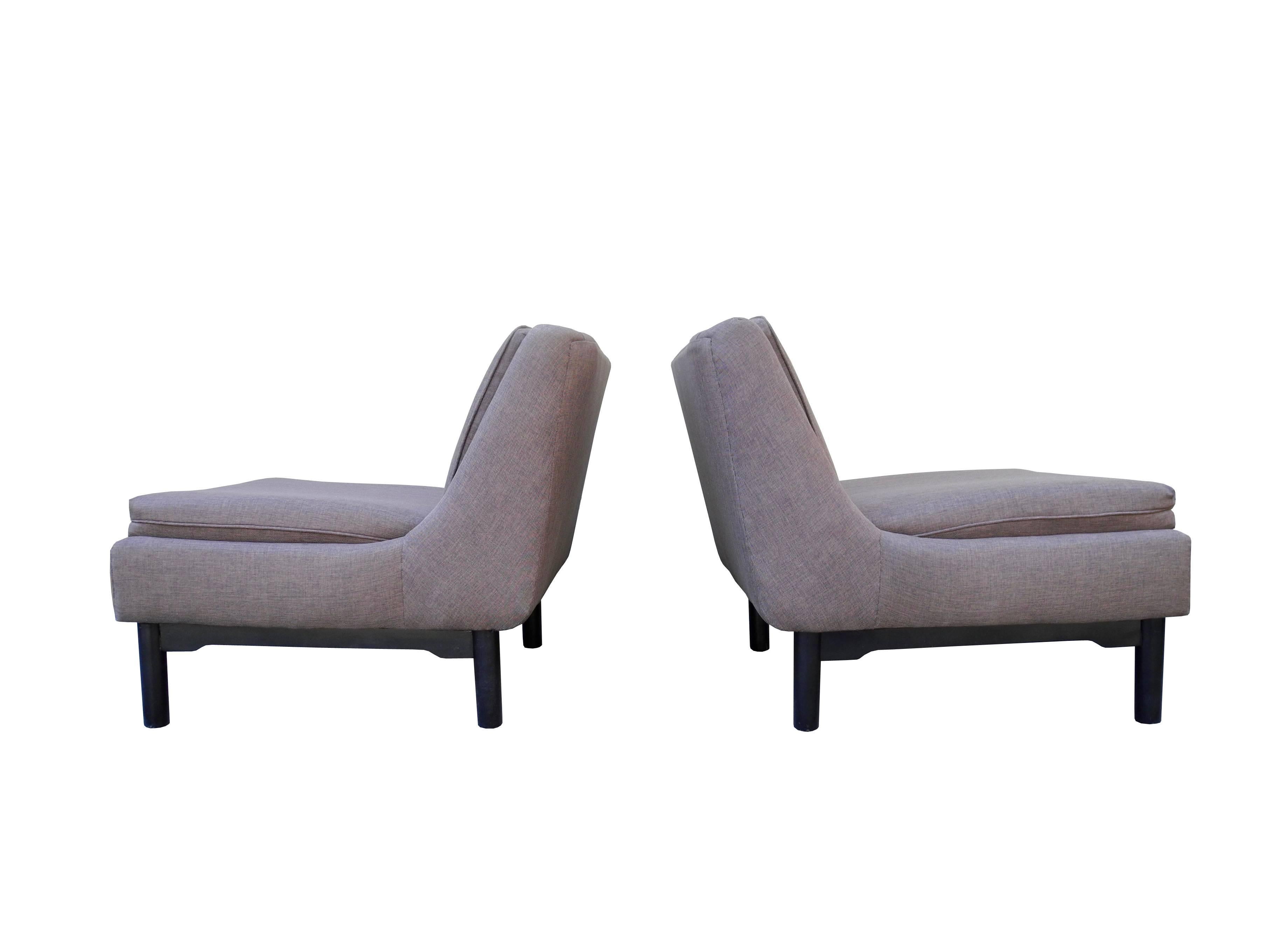 American Pair of Mid-Century Modern Upholstered Linen Slipper Chairs by Widdicomb For Sale