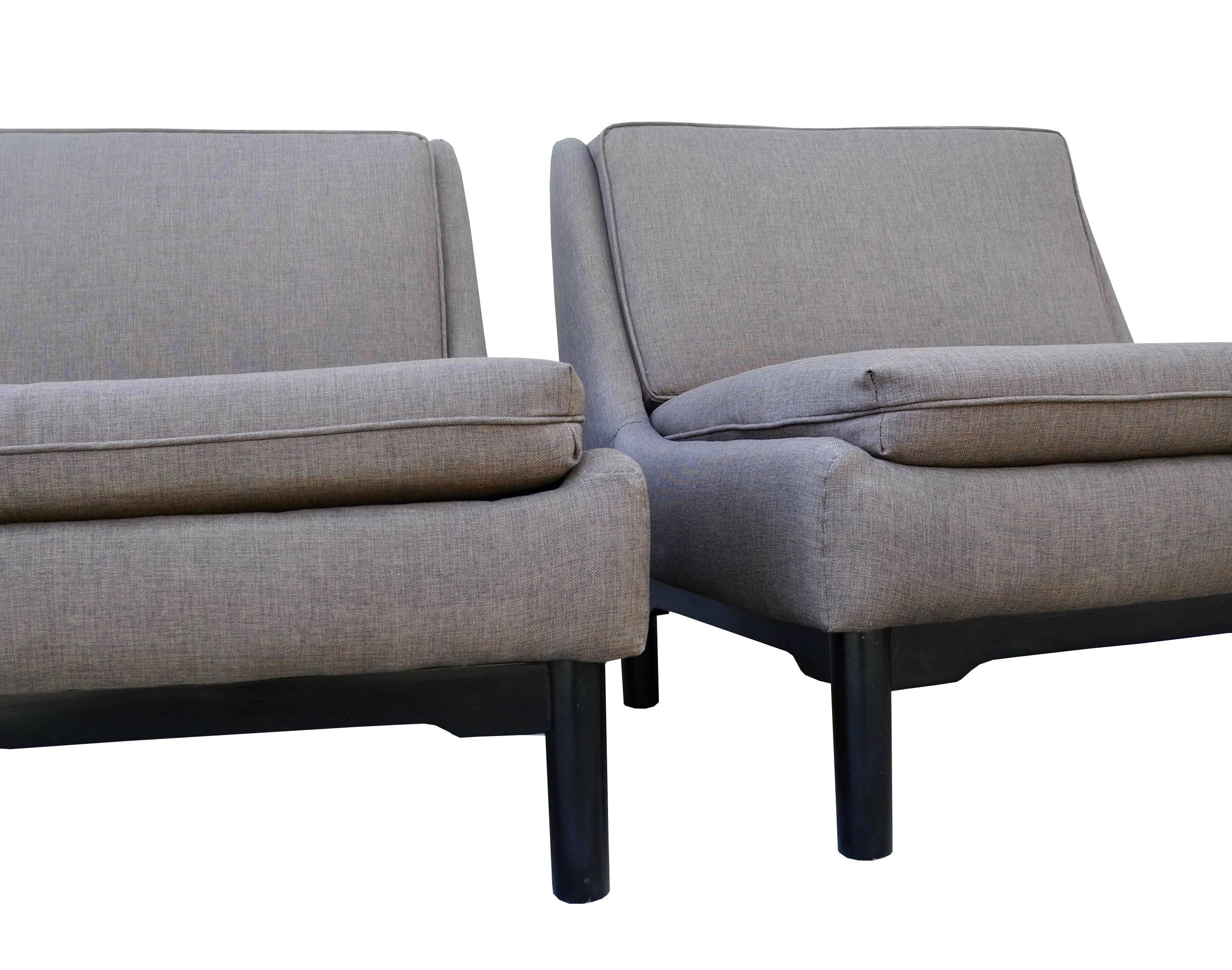 Pair of Mid-Century Modern Upholstered Linen Slipper Chairs by Widdicomb For Sale 1