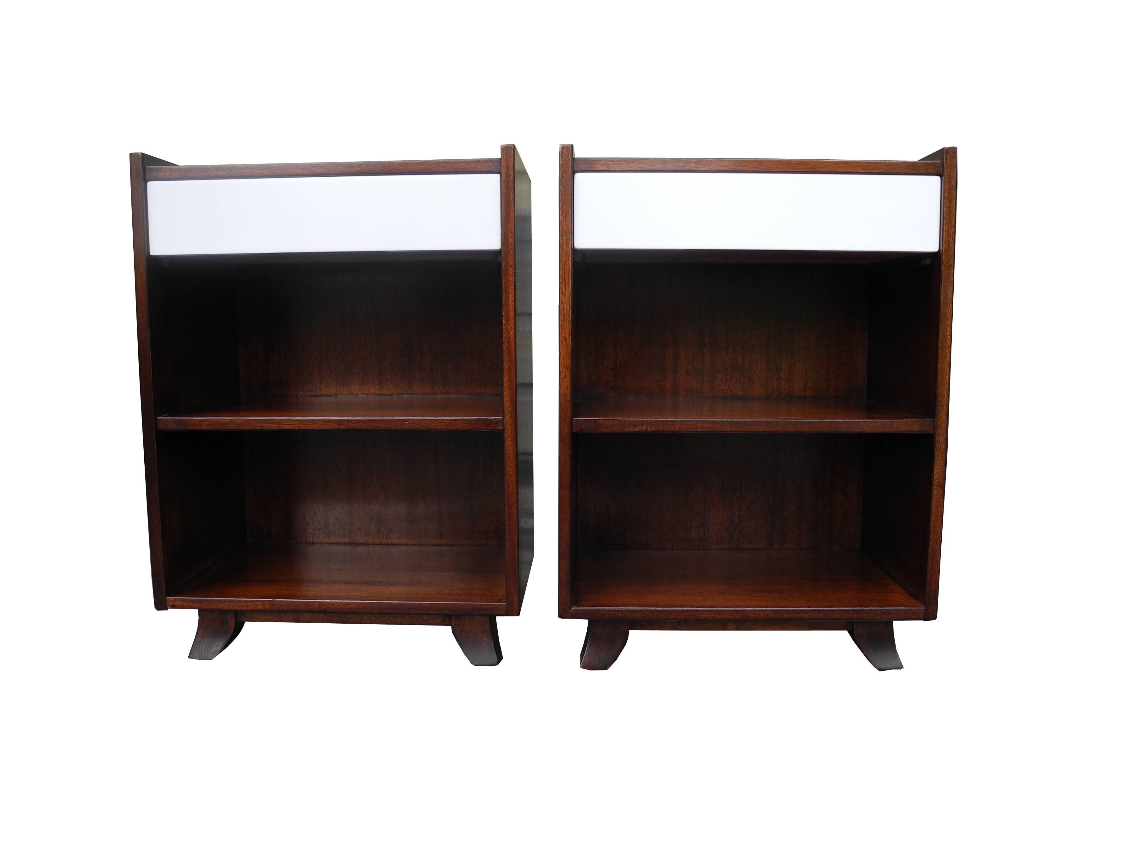 American Pair of Modern Mahogany Nightstands by Gilbert Rohde For Sale