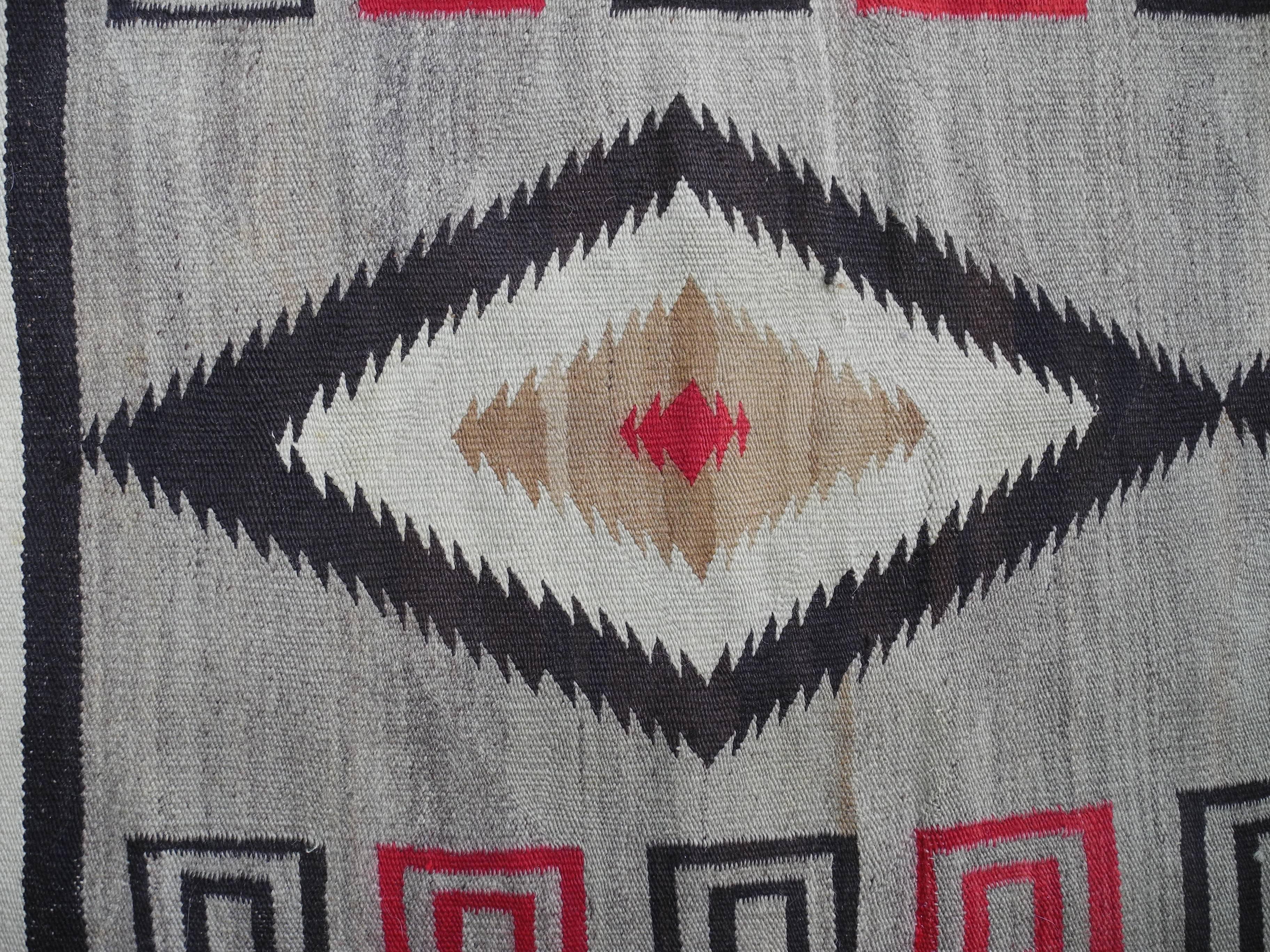 1940s Modern Native American Navajo Handwoven Wool Rug with Natural Fibers In Good Condition For Sale In Hudson, NY