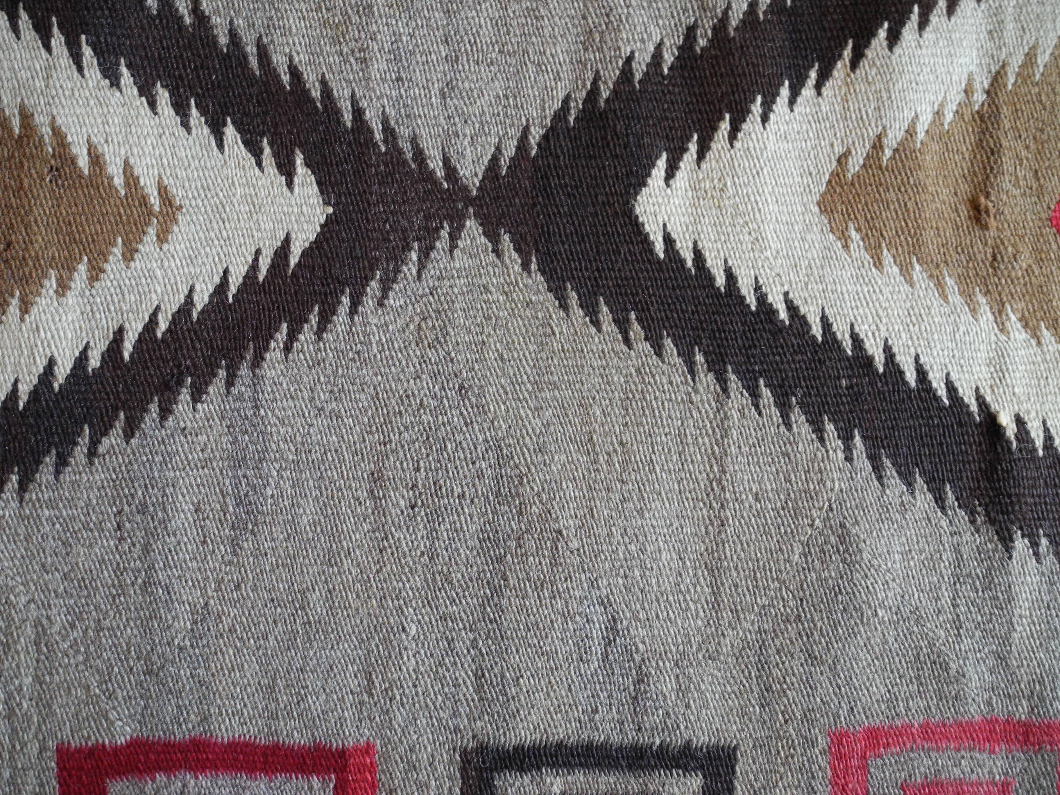 20th Century 1940s Modern Native American Navajo Handwoven Wool Rug with Natural Fibers For Sale