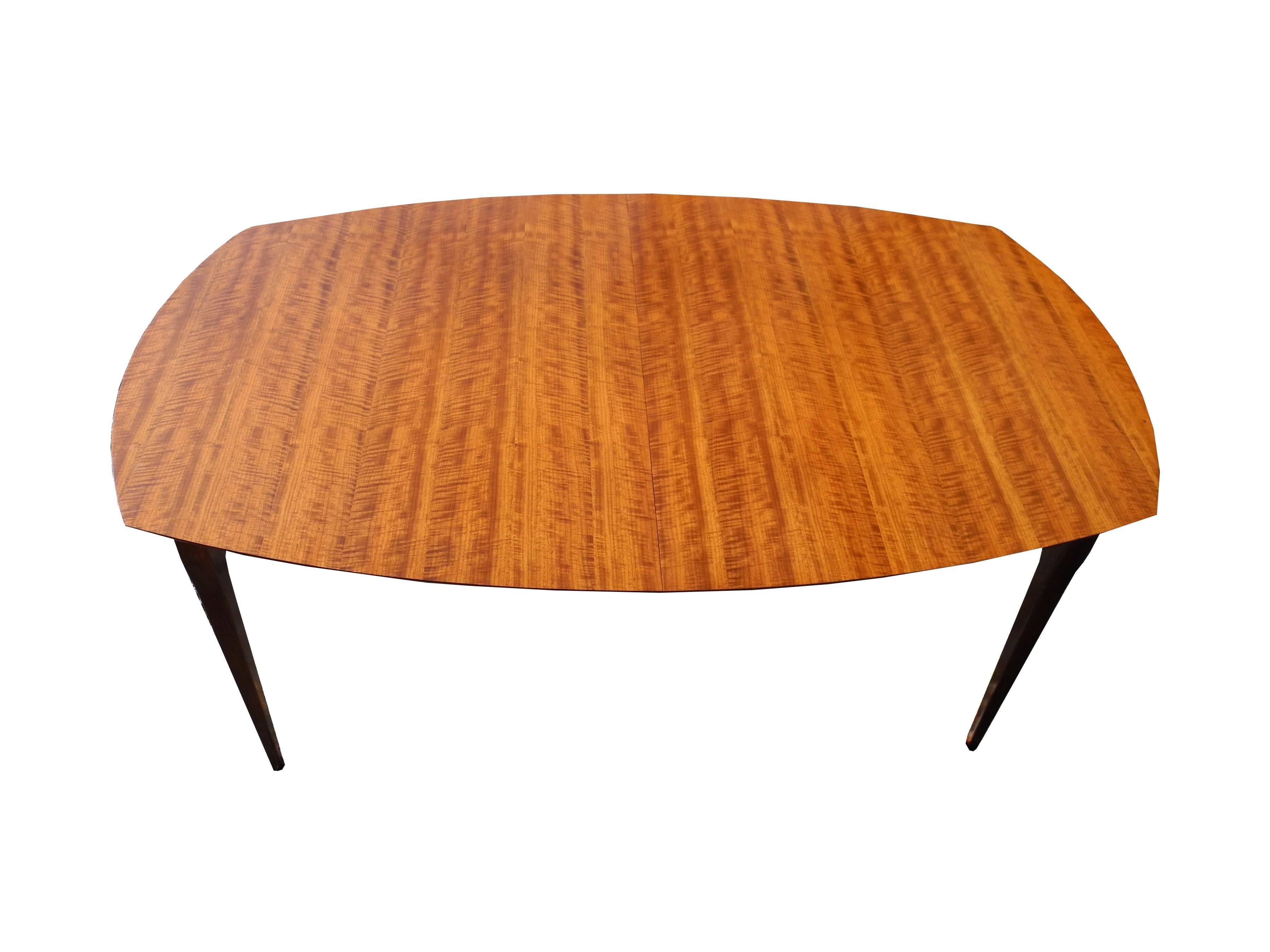 American Modern Three-Leaf Block Mottle Walnut Dining Table by Bertha Schaefer, 1950s For Sale