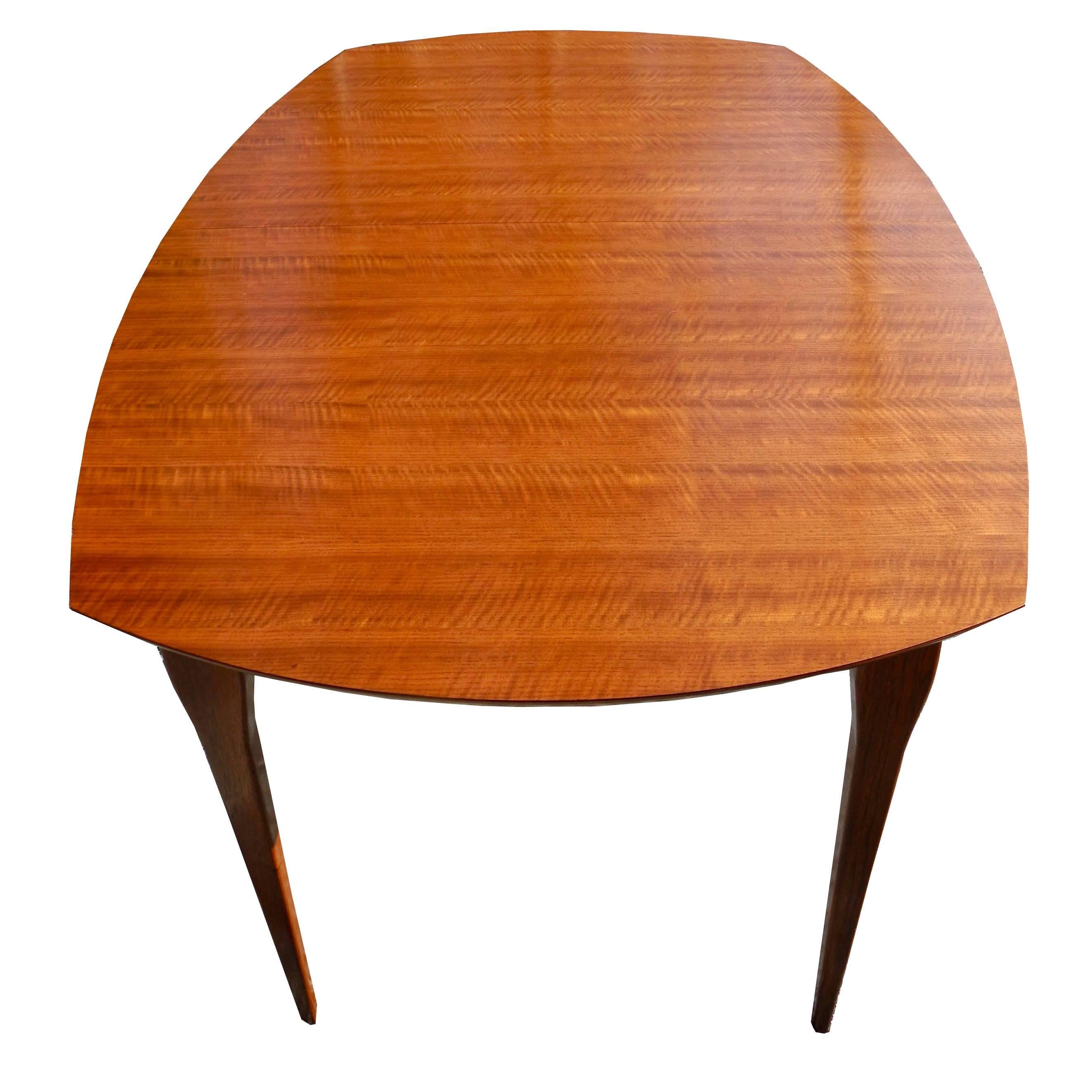 Modern Three-Leaf Block Mottle Walnut Dining Table by Bertha Schaefer, 1950s In Excellent Condition For Sale In Hudson, NY