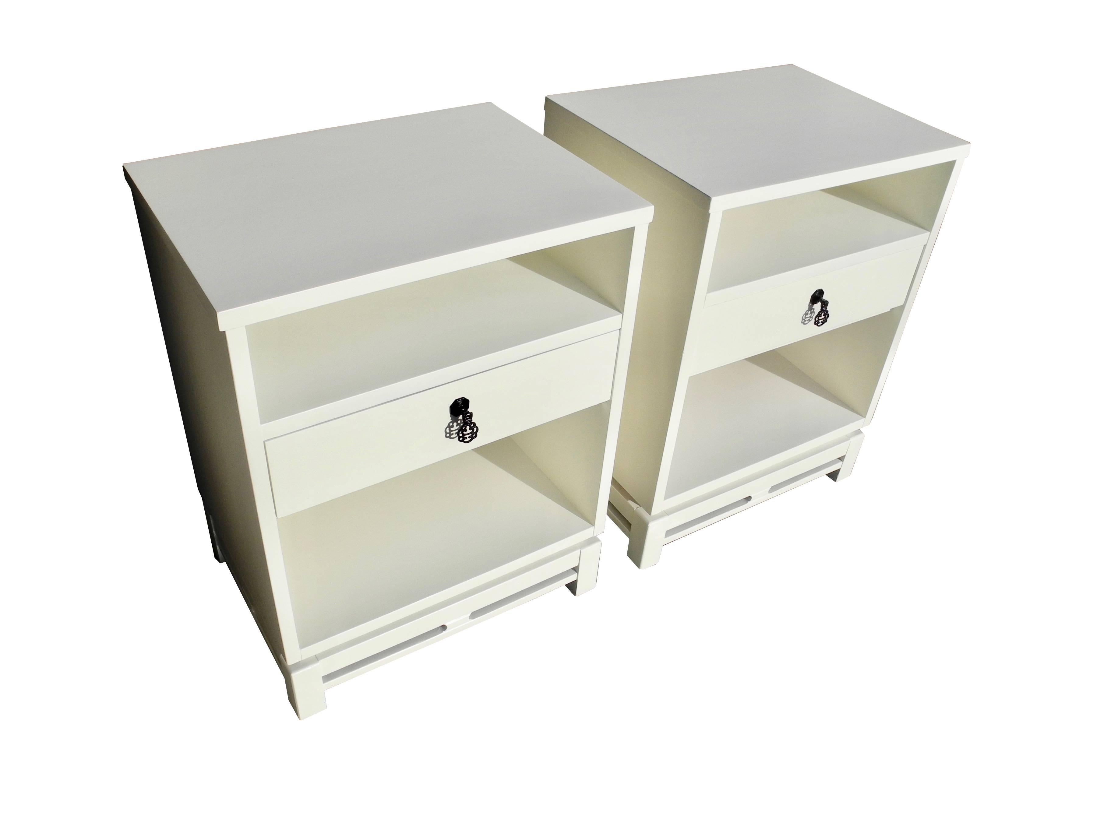 American Pair of Mid-Century Modern Asian Style Linen White Nightstands For Sale