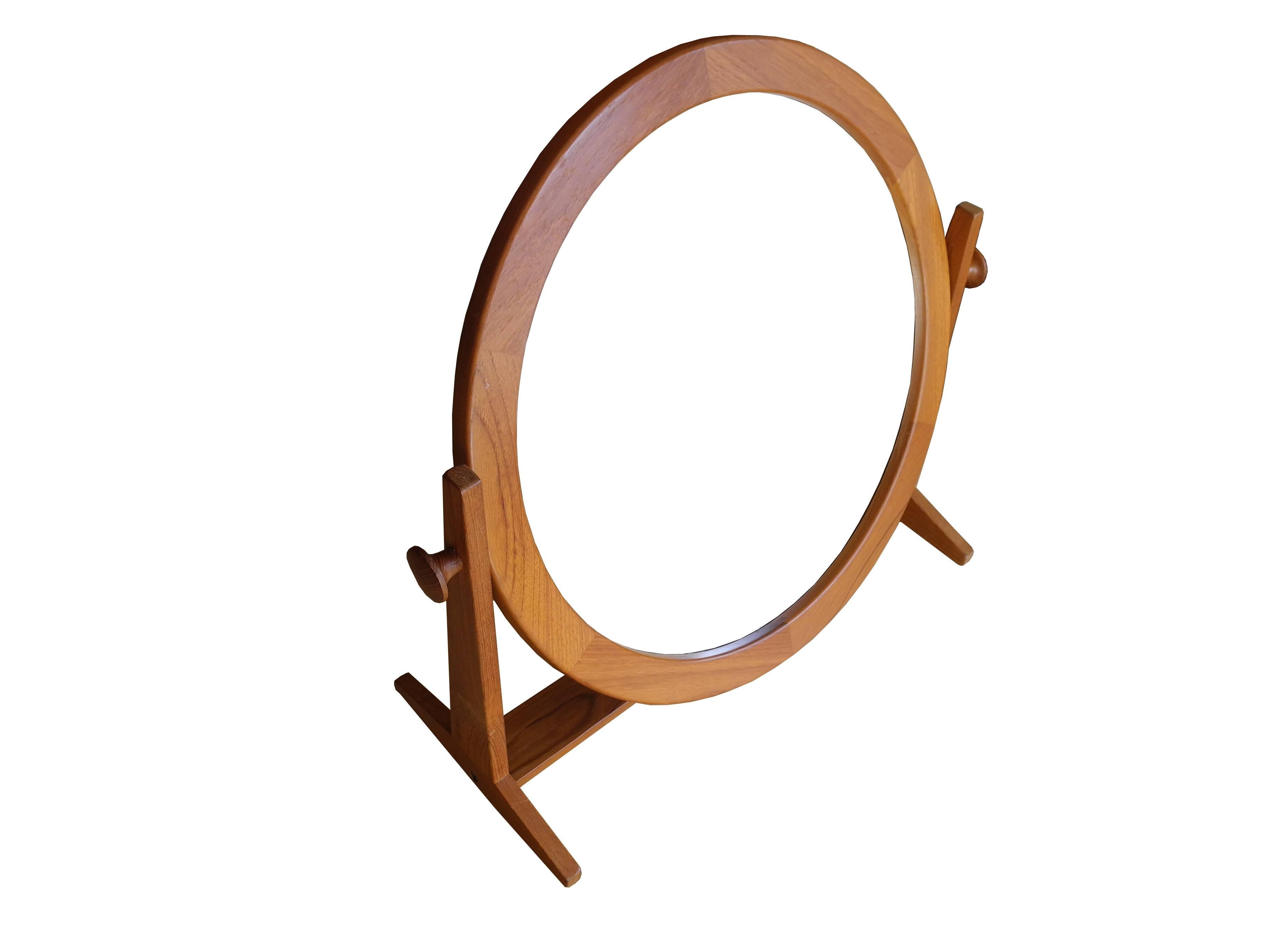 Danish Modern Tilting Teak Table Mirror by Pedersen & Hansen, 1960s In Good Condition For Sale In Hudson, NY