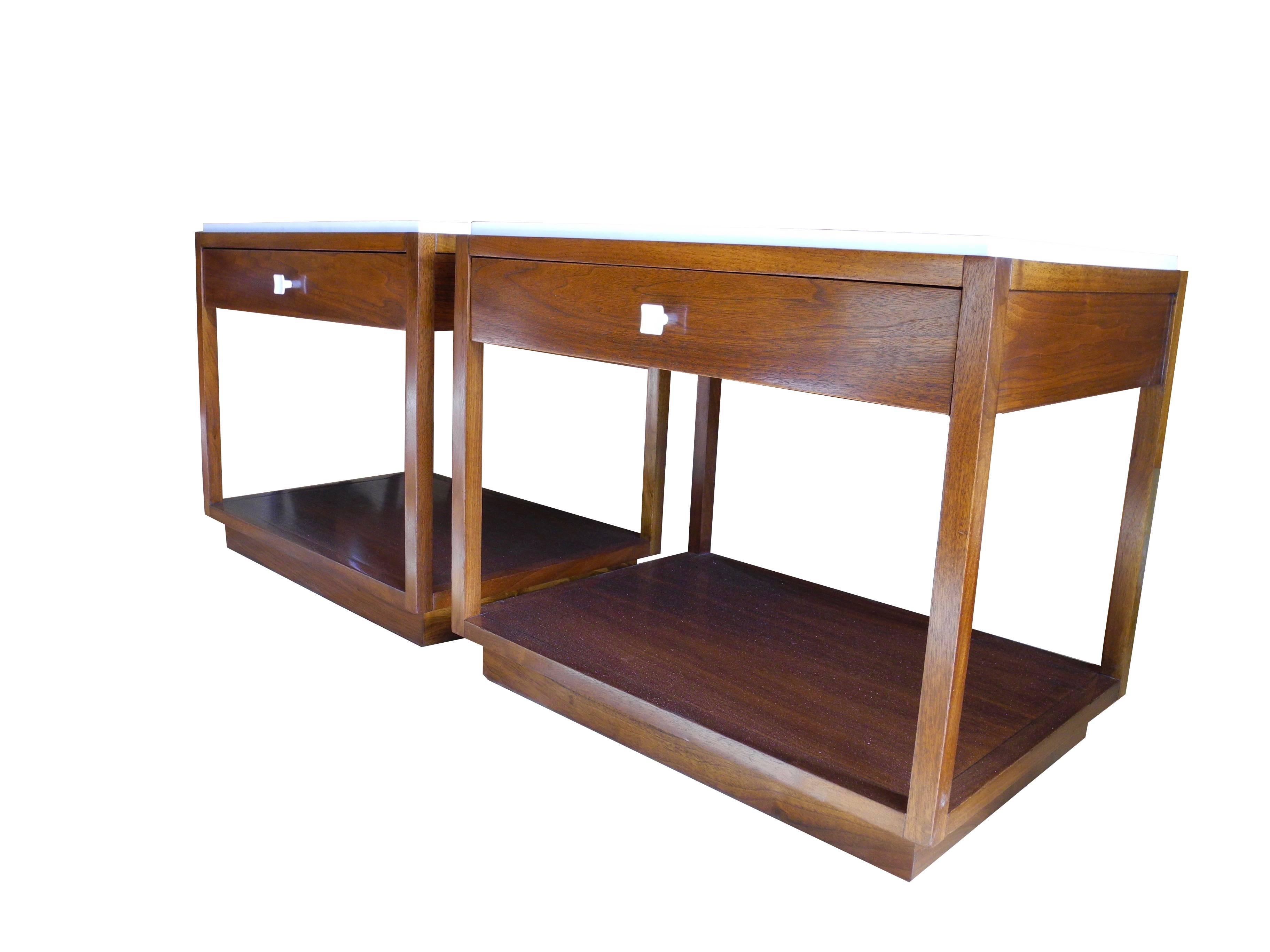 20th Century Mid-Century Modern Pair of Nightstands by Milo Baughman for Directional