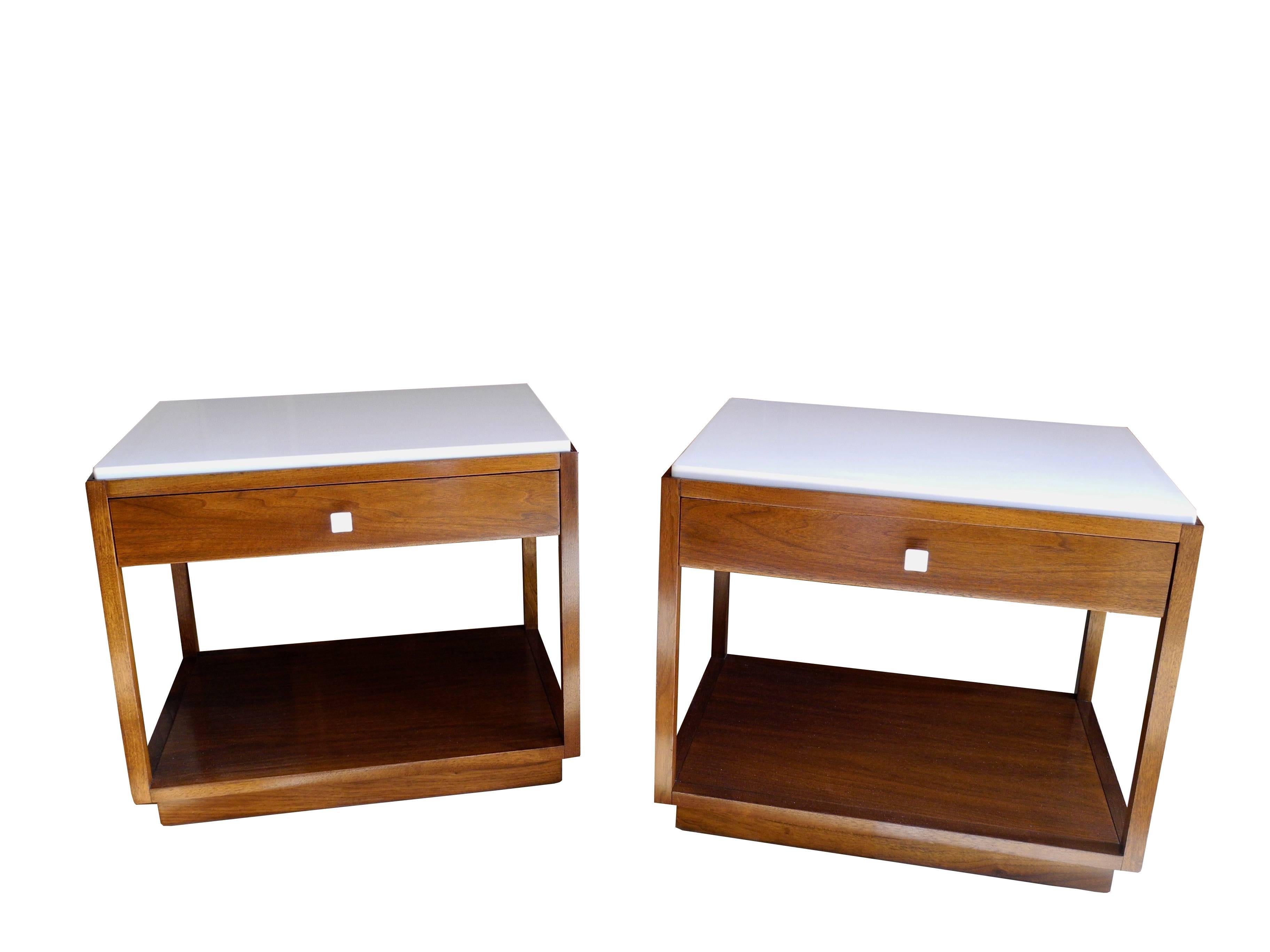 Quartz Mid-Century Modern Pair of Nightstands by Milo Baughman for Directional