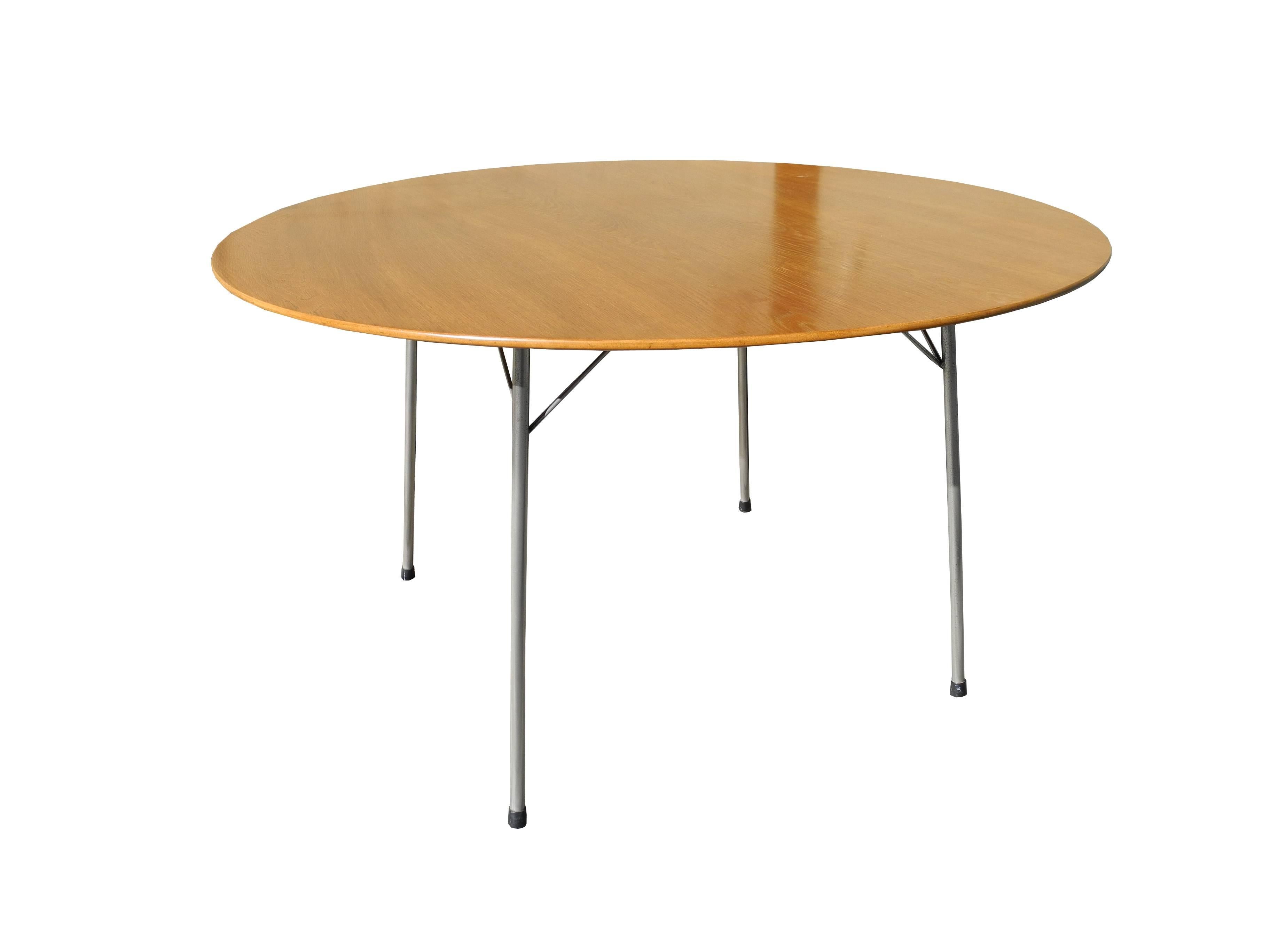 Scandinavian Modern Danish Modern Oak Top Round Table by Arne Jacobsen For Sale