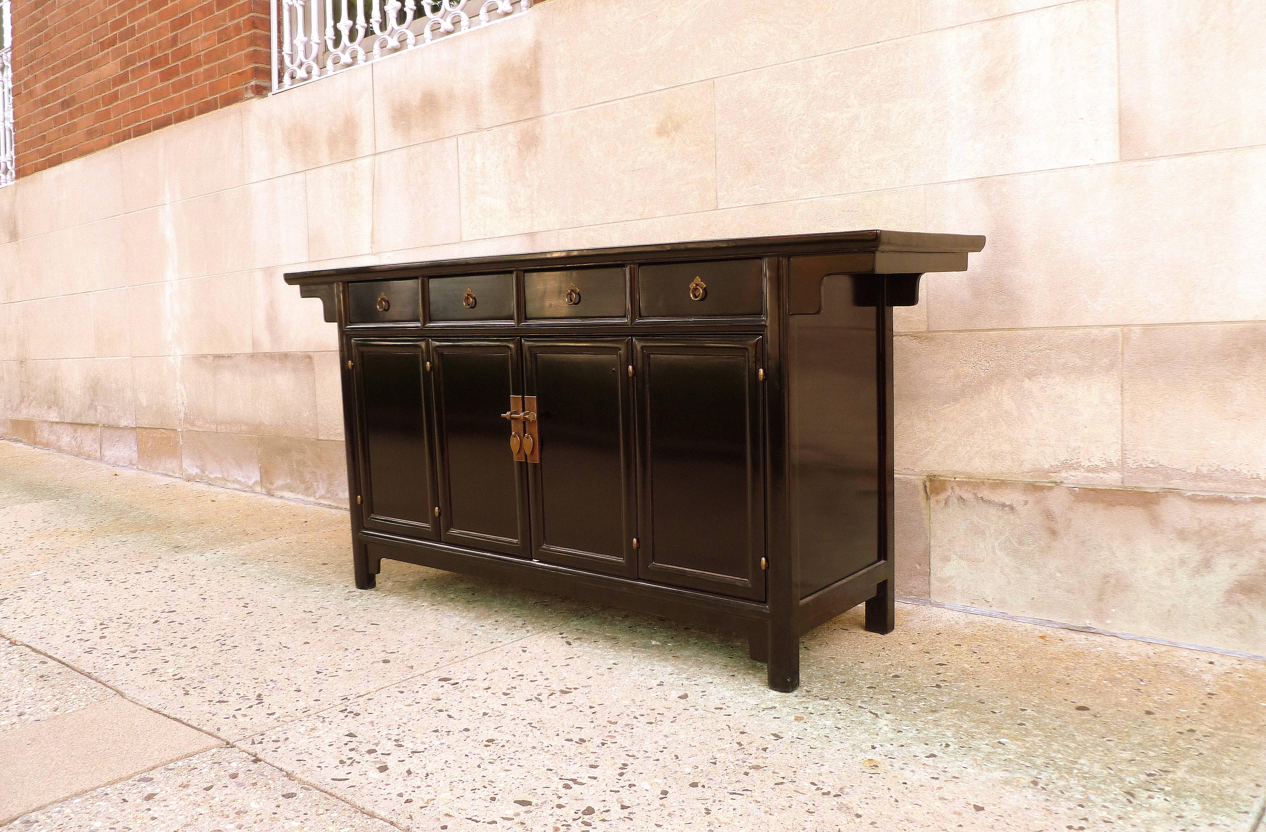 Early 20th Century Refined Black Lacquer Sideboard
