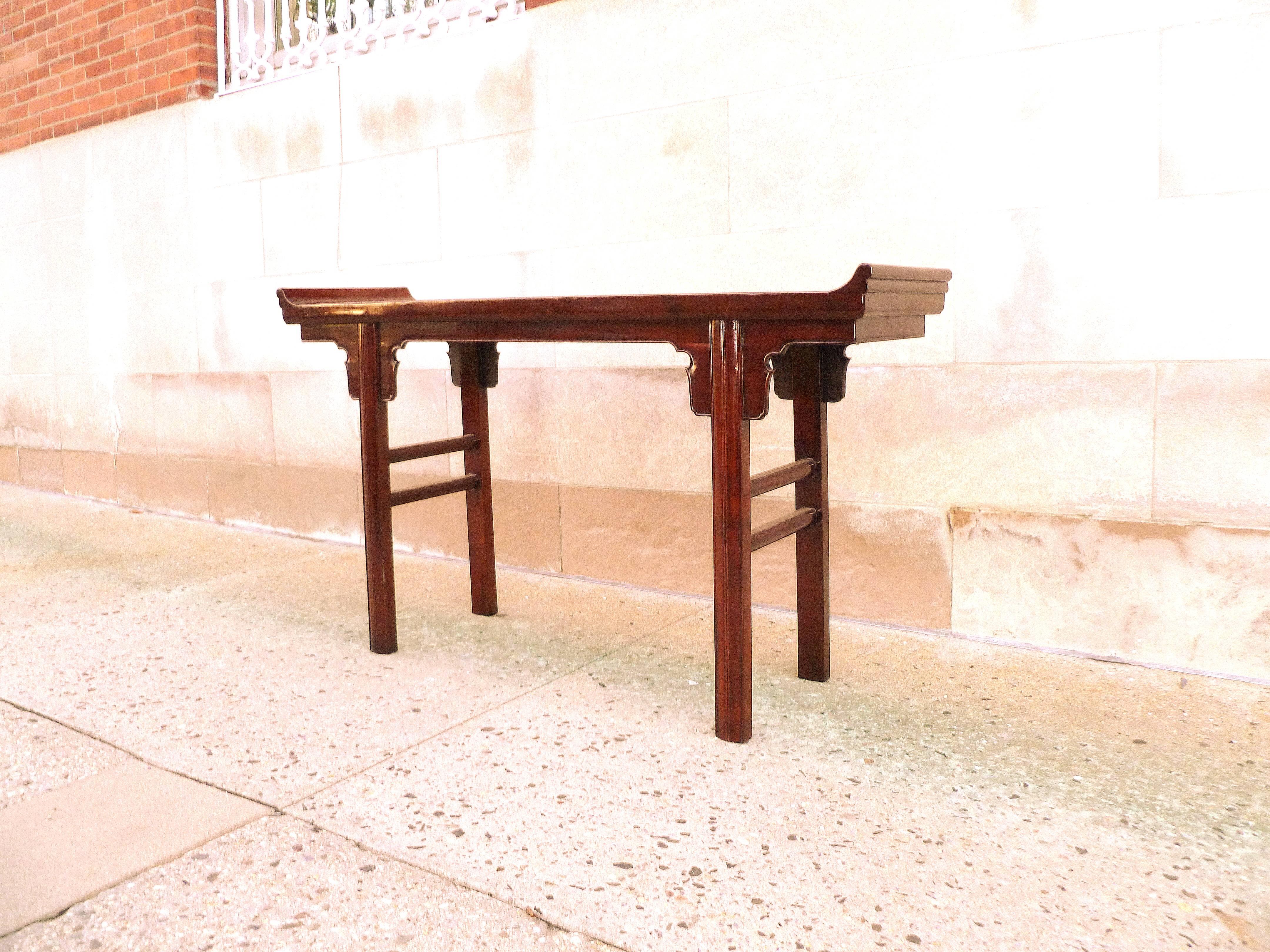 Table d'autel en bois de ju Mu fin Excellent état - En vente à Greenwich, CT