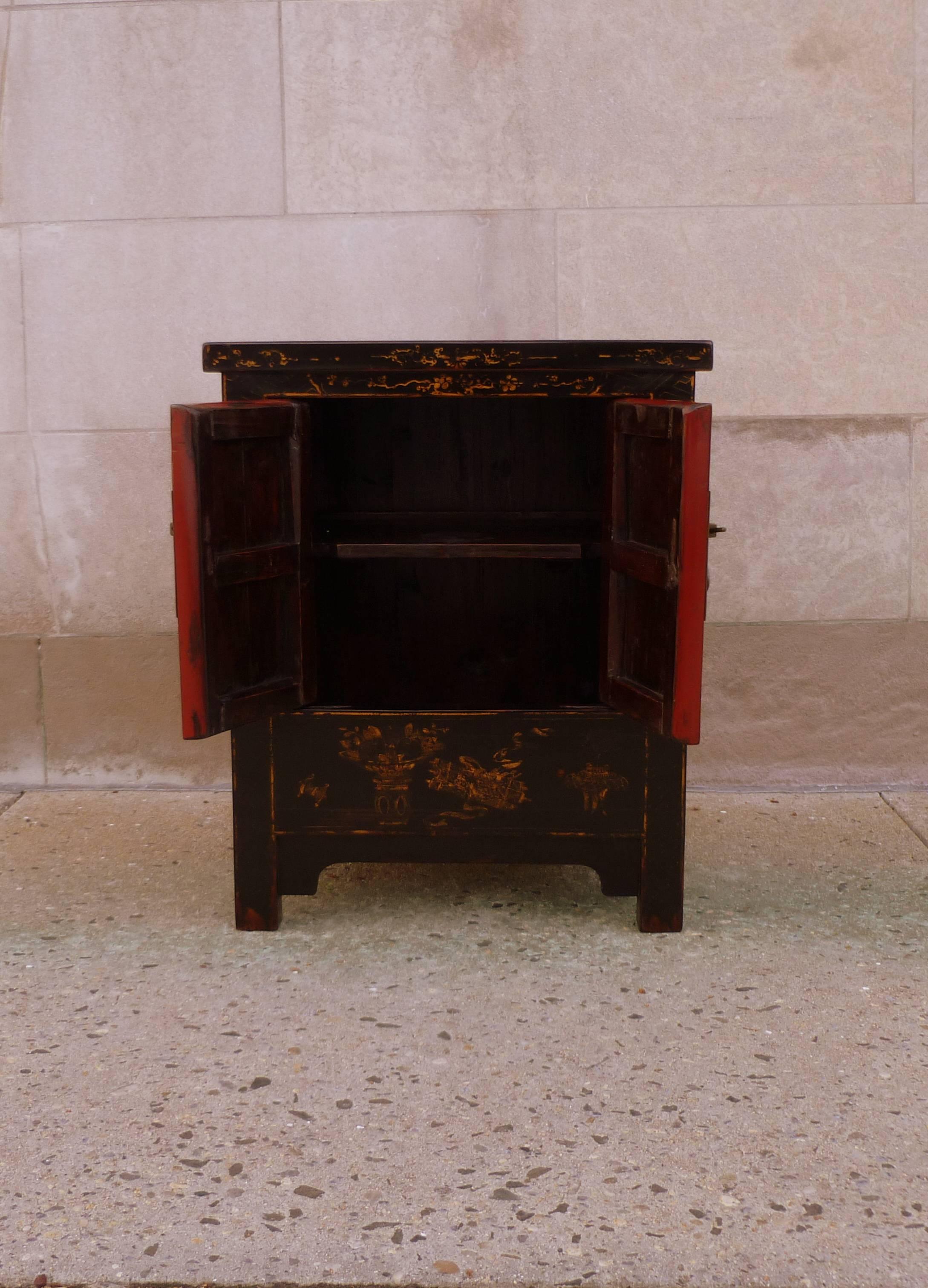 Fine Lacquer Chest with Gold Gilt Motif 2