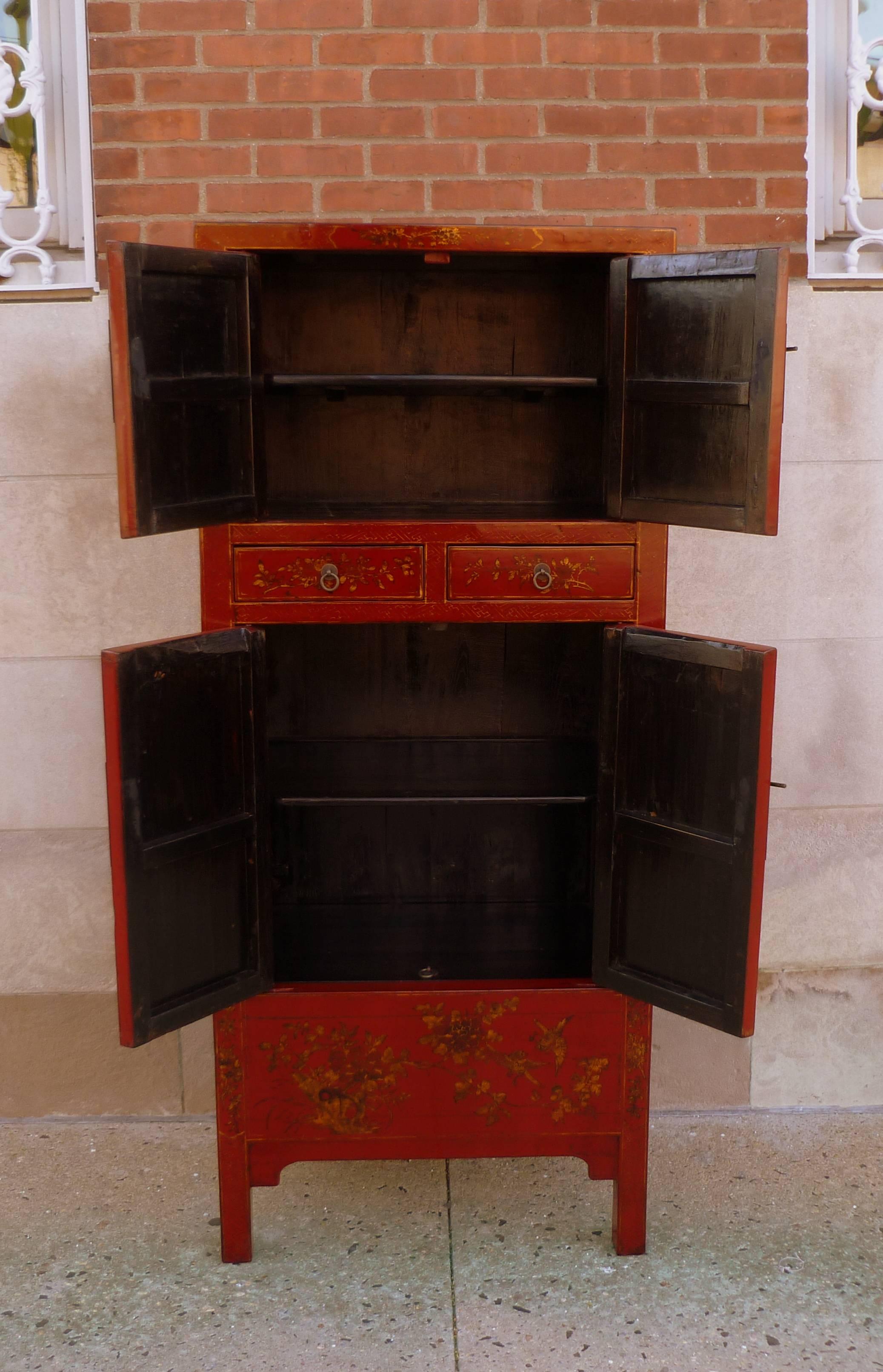 Fine Red Lacquer Armoire with Gilt Motif In Excellent Condition For Sale In Greenwich, CT