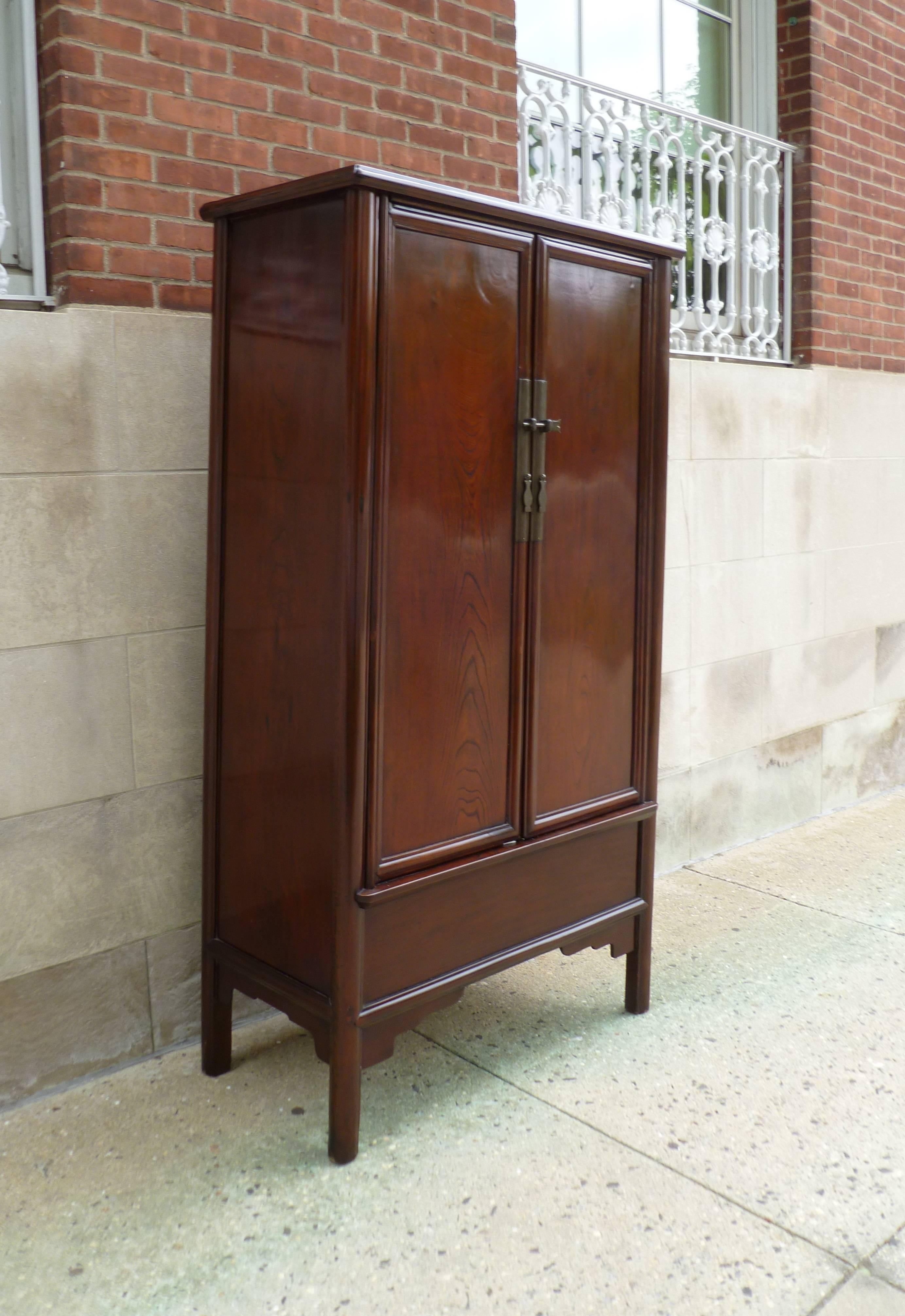 Fine Ju Mu Wood Scholar's Cabinet In Excellent Condition In Greenwich, CT