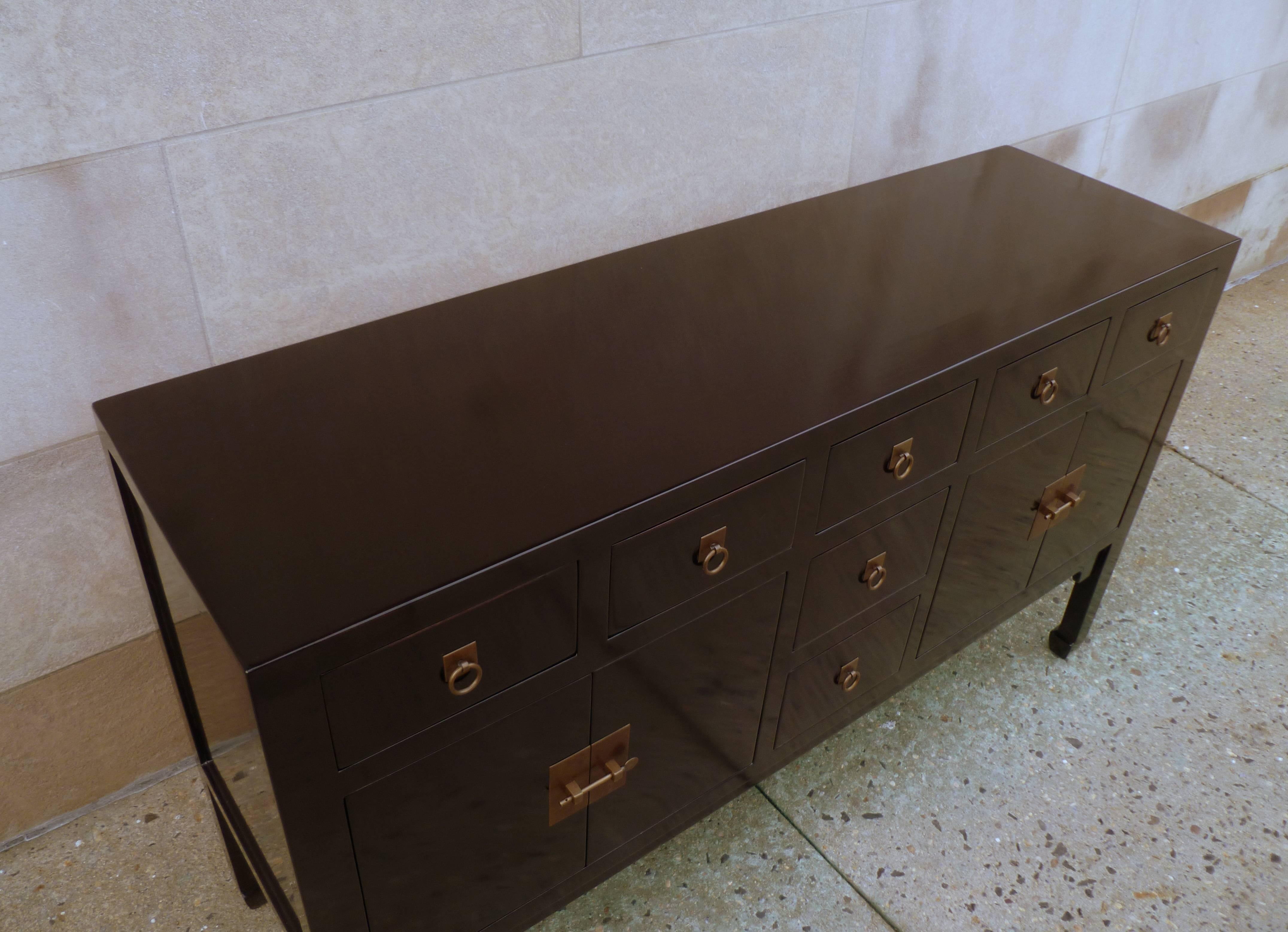 Fine Black Lacquer Sideboard with Drawers 1