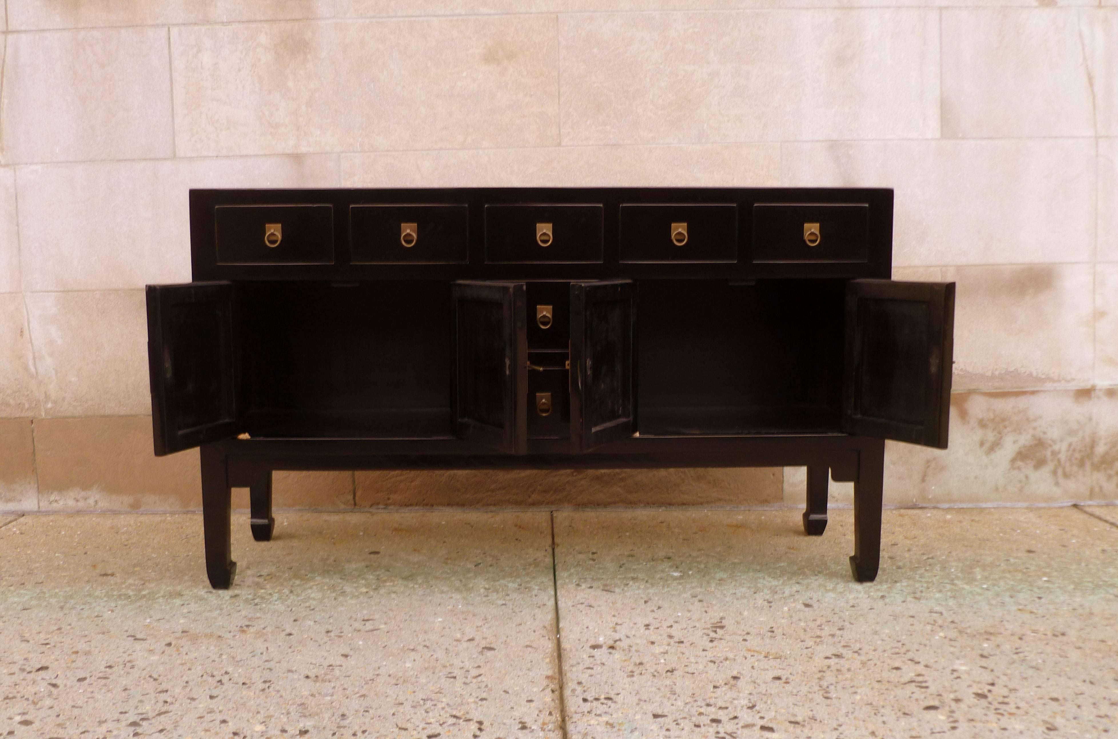 Fine Black Lacquer Sideboard with Drawers 2