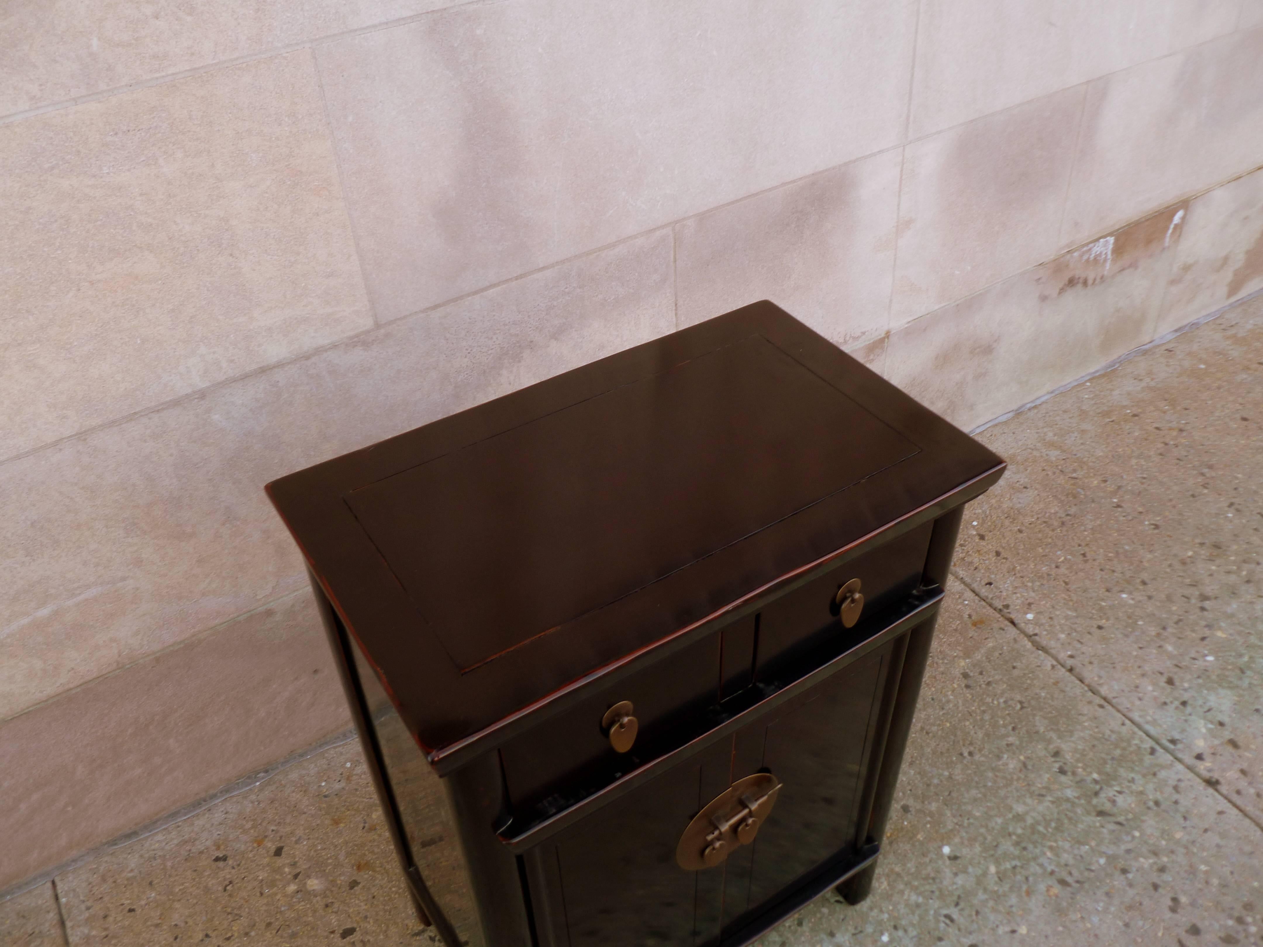 Fine Black Lacquer Chest In Excellent Condition In Greenwich, CT