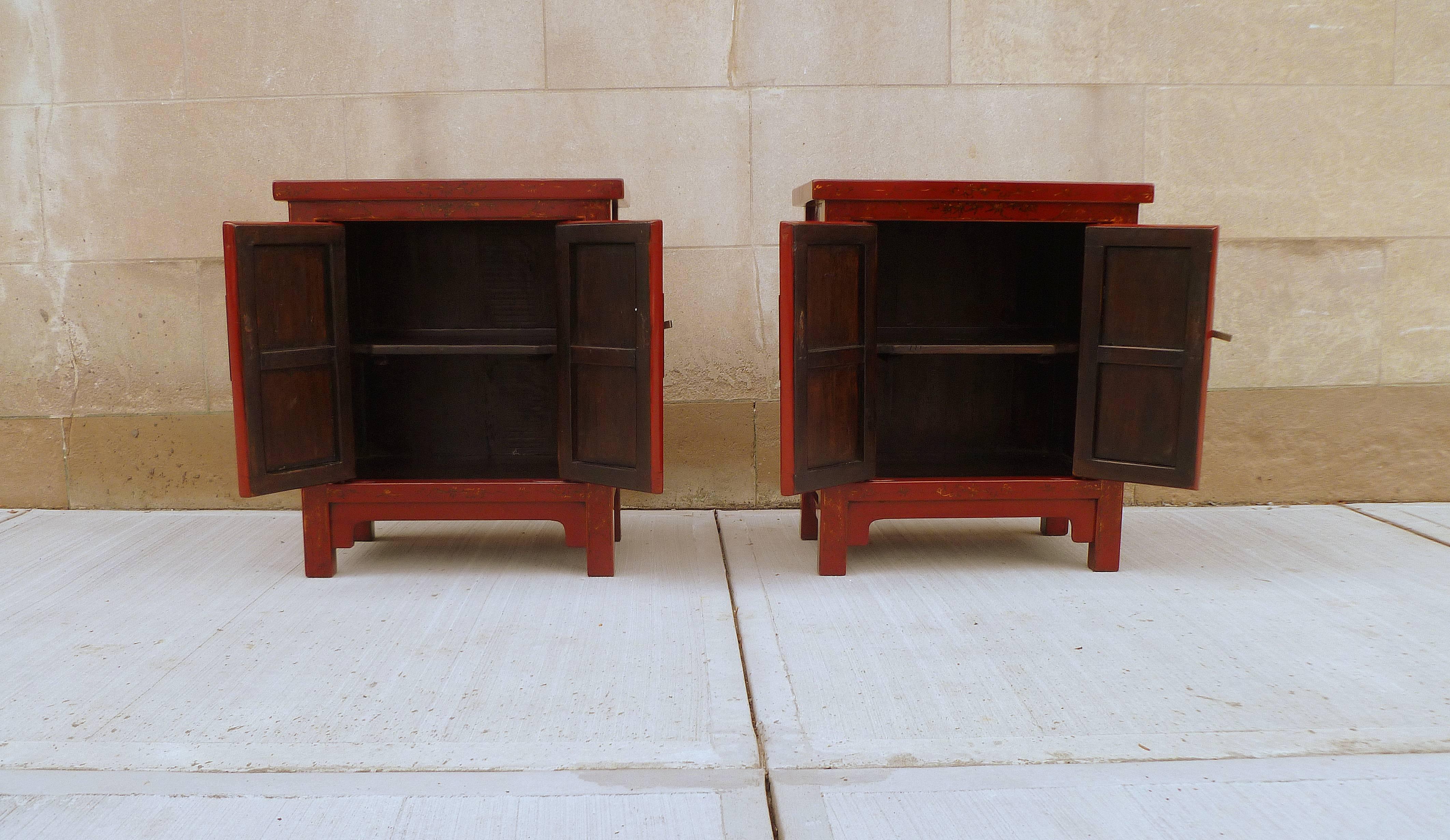 Pair of Fine Red Lacquer Chests with Gilt Motif In Excellent Condition In Greenwich, CT