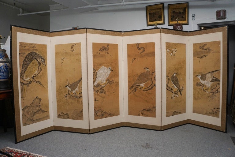 Meiji Japanese screen depicting hawks.