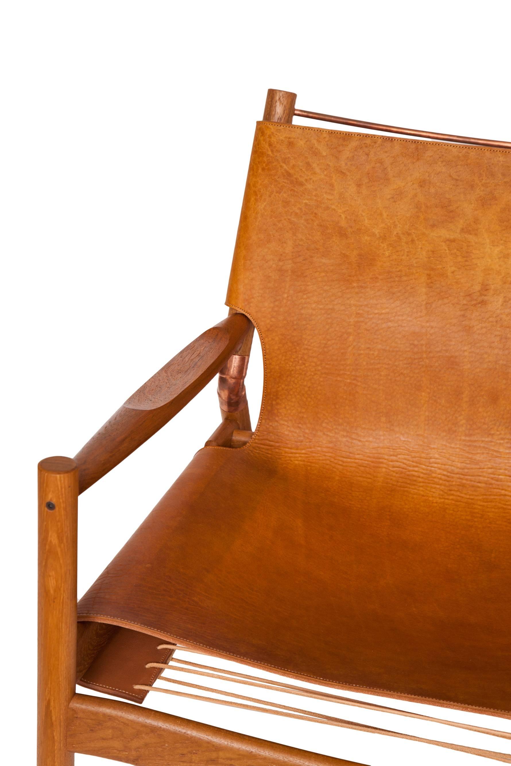 Erickson Aesthetics  Slung Leather Teak  Lounge Chair In Excellent Condition For Sale In New York, NY