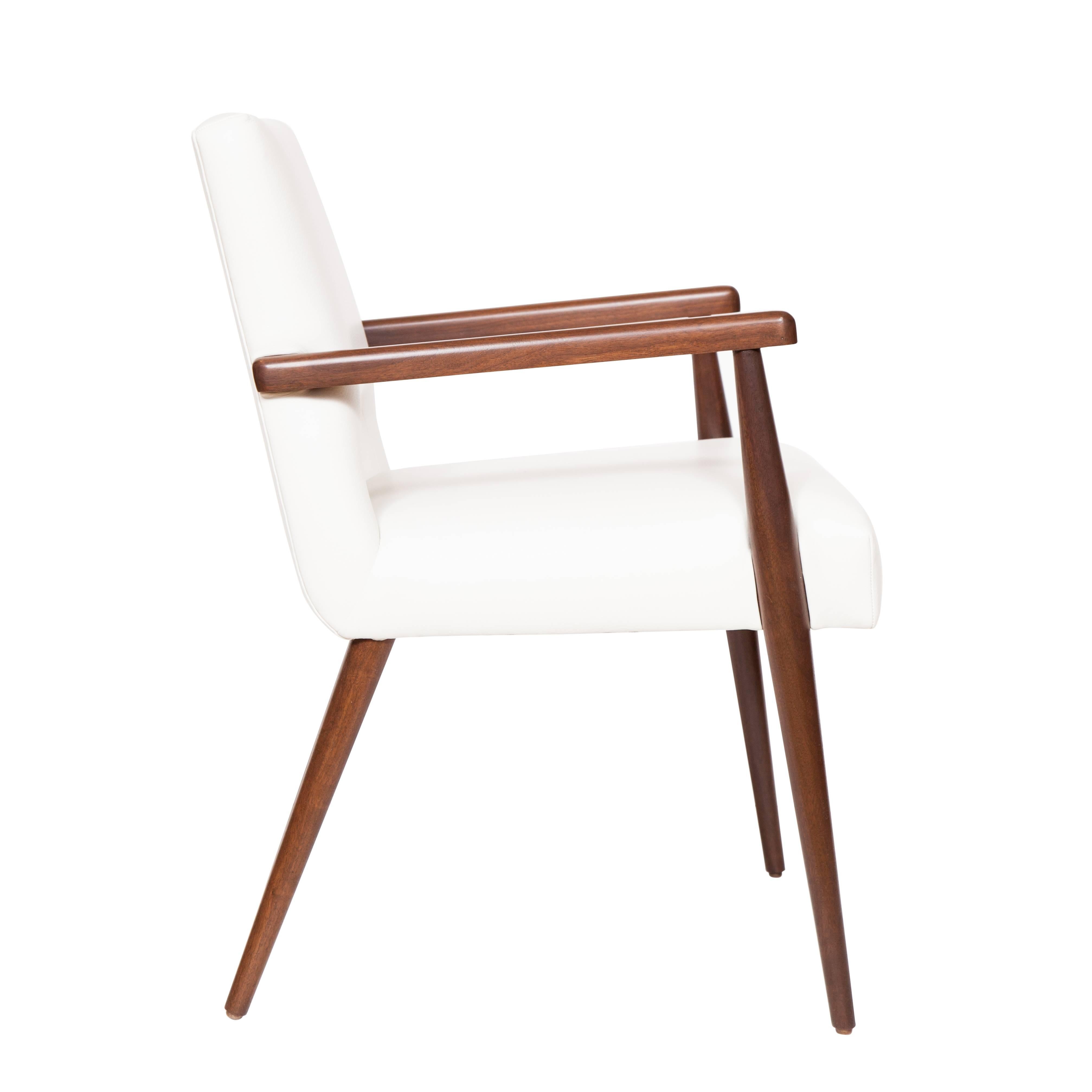 Hofford Arm Dining Chair In Excellent Condition For Sale In New York, NY