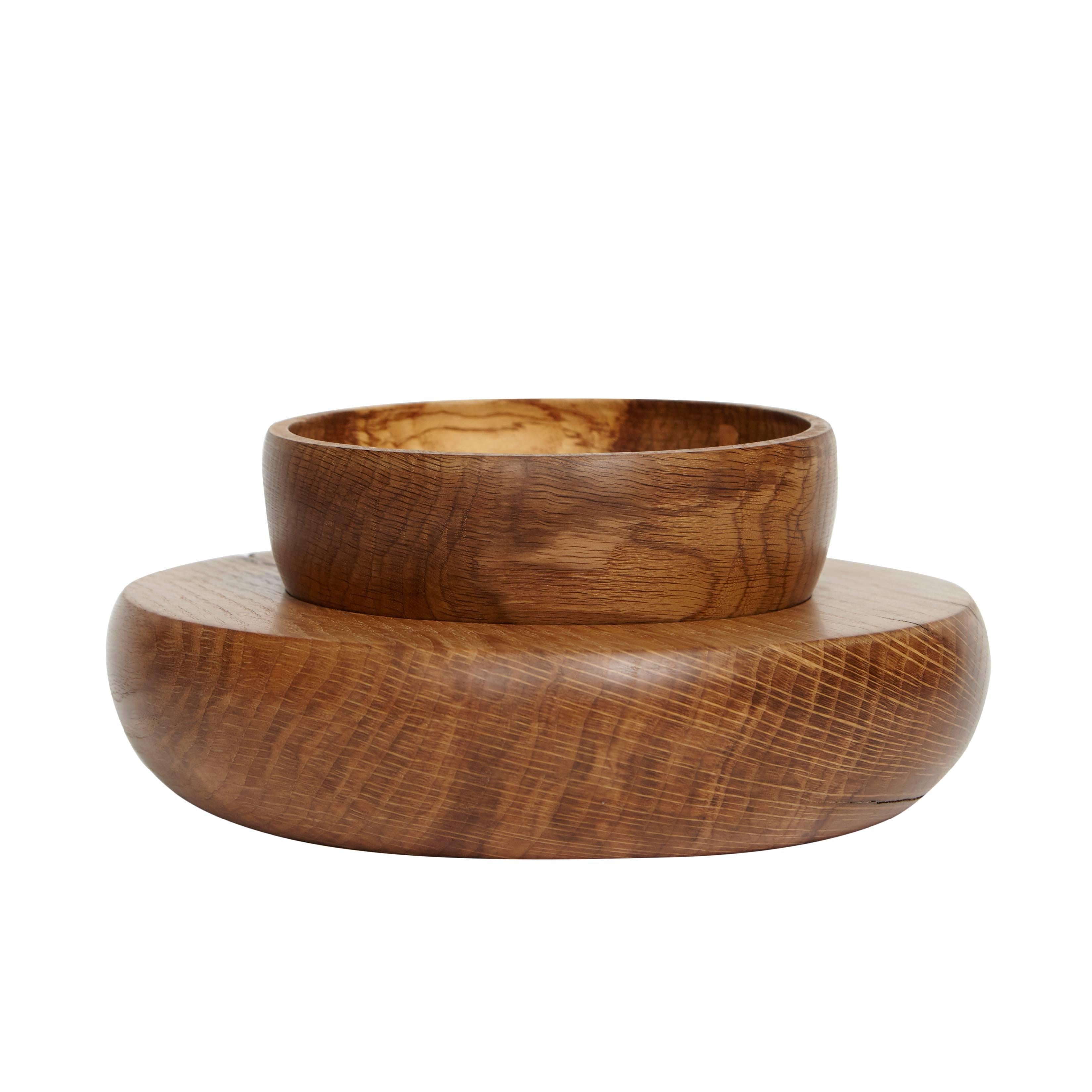 Klotzwrk solid oak lathe turned bowl set.

Big bowl D-9.5" H-2.5"
Small bowl D-6.25" H-2.5".