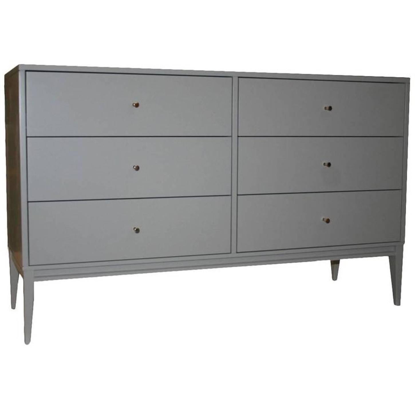 Vasily Lacquered Dresser In Excellent Condition For Sale In New York, NY