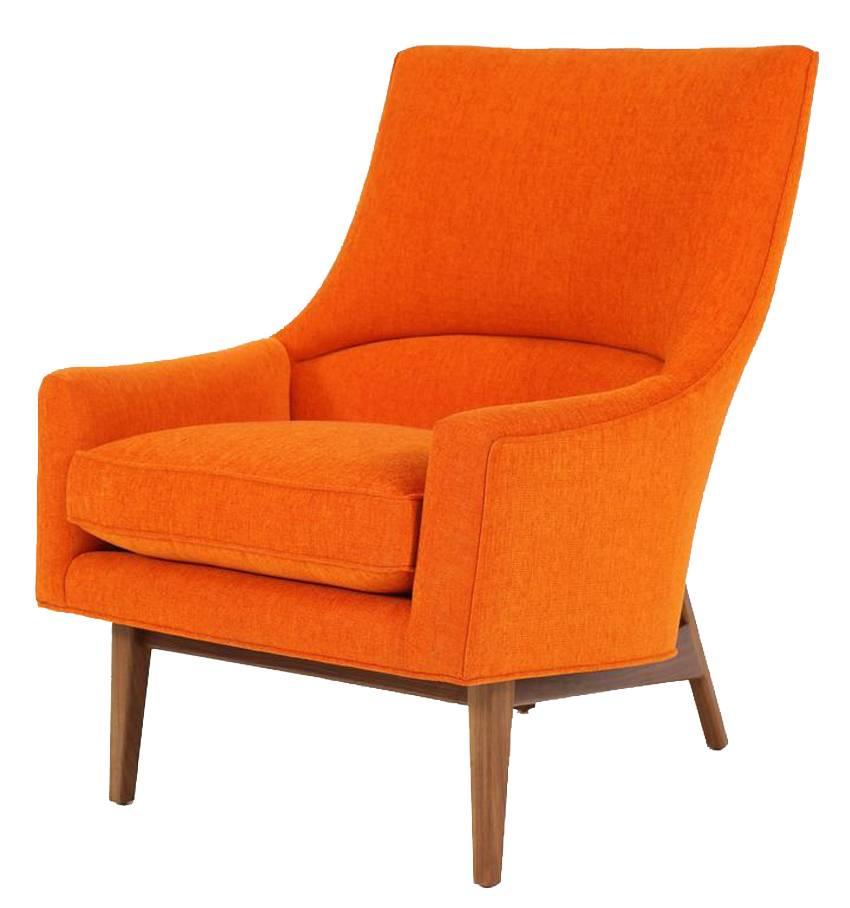 Cedrick Walnut Base Lounge Chair In Excellent Condition For Sale In New York, NY