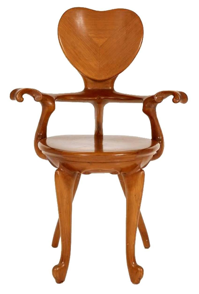 The calvet armchair in carved oak by Antoni Gaudi is still as modern today as it
was first designed. Outstanding because of its expressive force, it was designed along with four other pieces a chair, a mirror, a stool and a bench for the house of