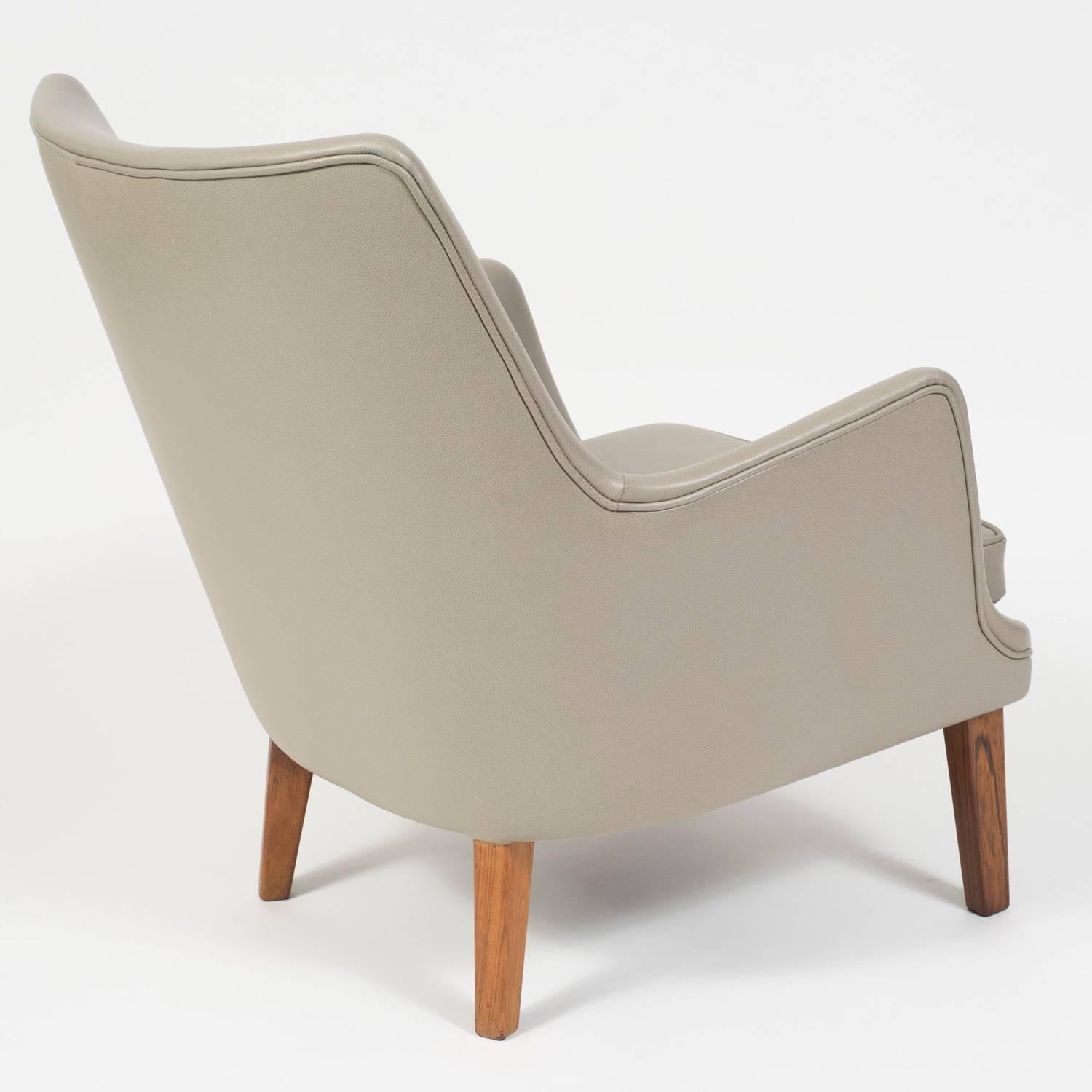Scandinavian Modern Pair of Arne Vodder Leather Lounge Chairs by Ivan Schlechter, Denmark, 1953