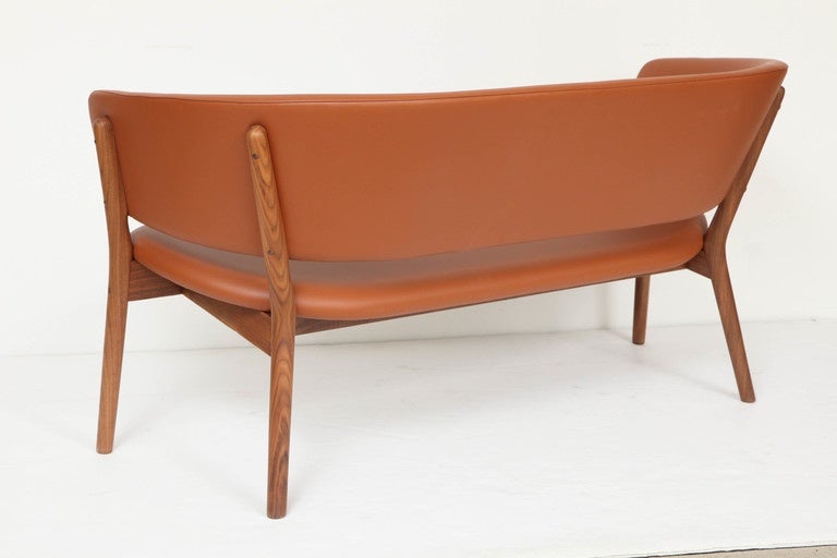 Nanna Ditzel Leather and Walnut Model ND82 Shell Sofa, Denmark, 1952 4
