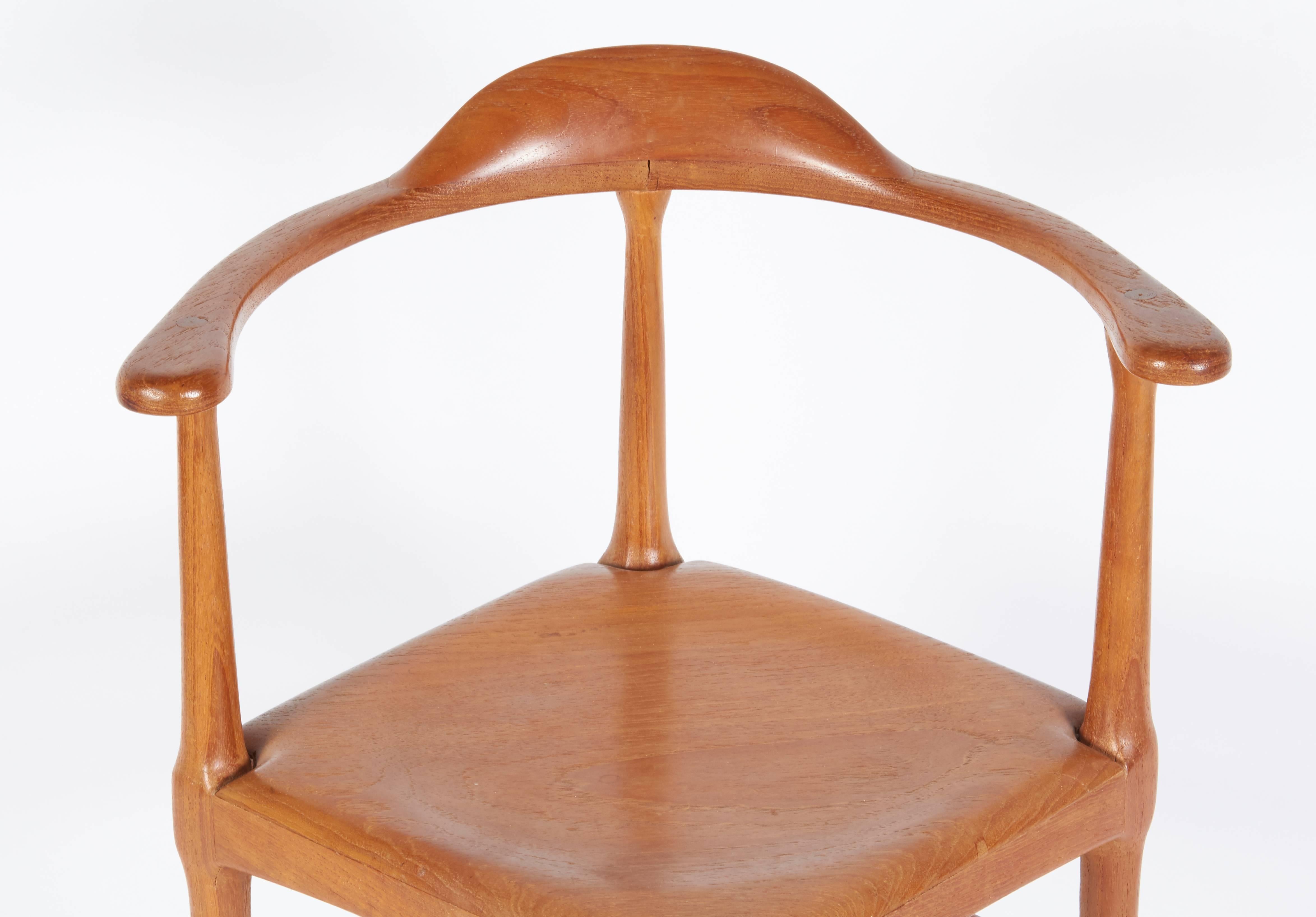 Vintage Model of Danish Mid-Century Corner Chair In Excellent Condition For Sale In New York, NY