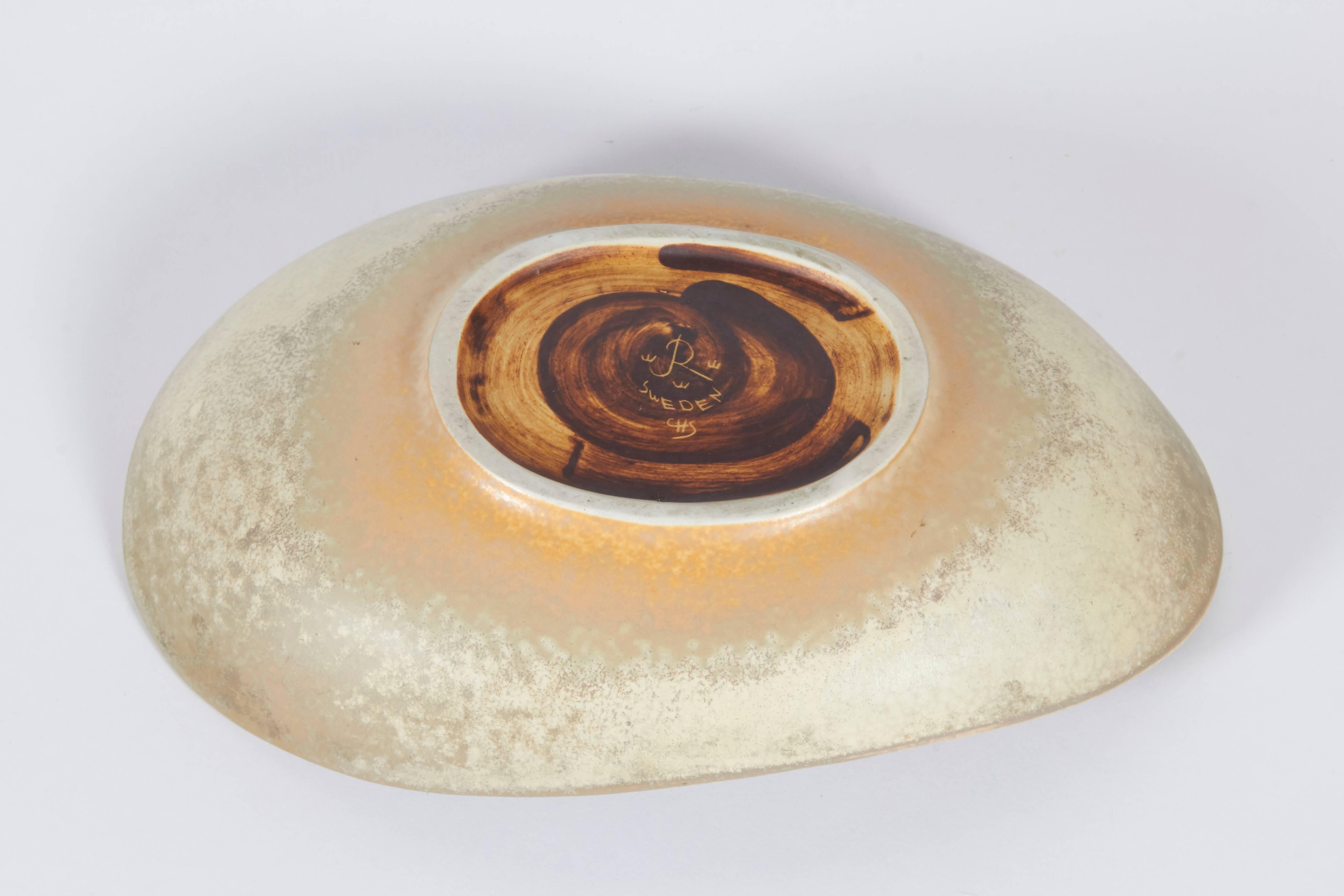 Stoneware Dish by Carl Harry Stalhane for Rorstrand, Sweden, 1960s In Excellent Condition In New York, NY