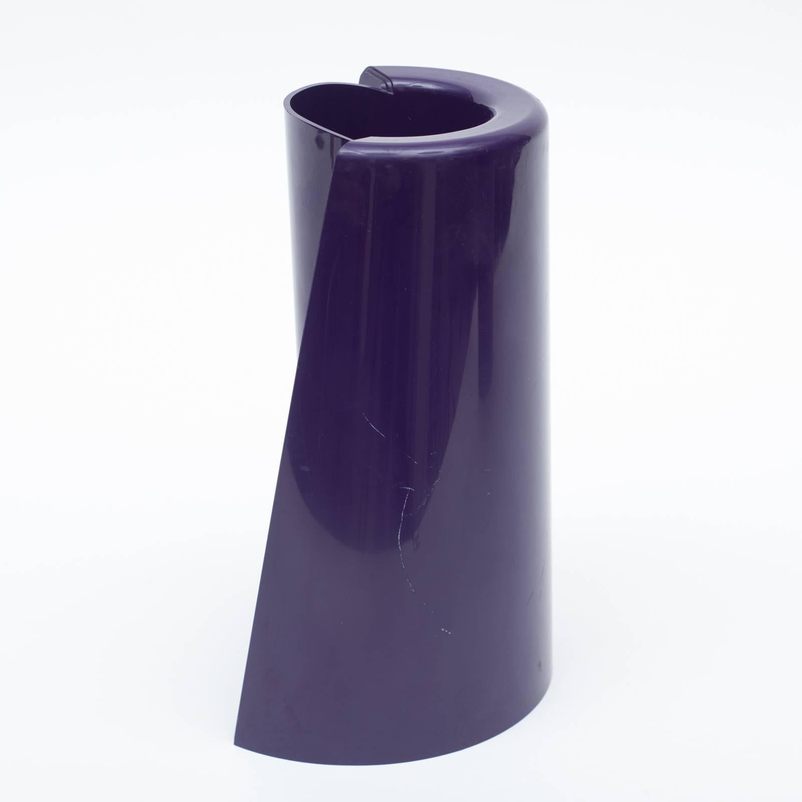 vase plastic mari