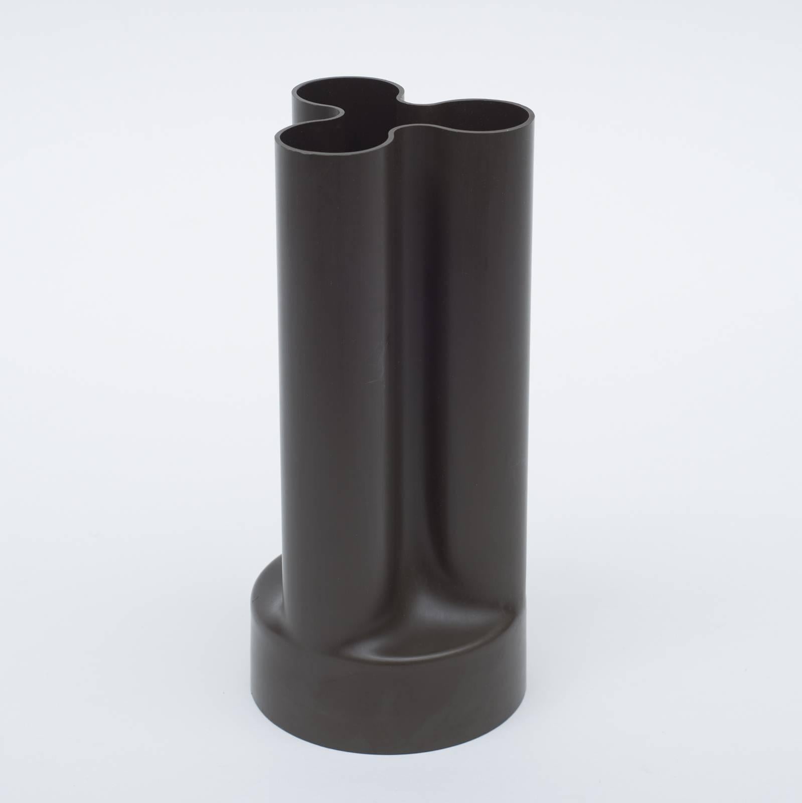 This is a vase from the Trifoglio series by Enzo Mari for Danese. Trifoglio is Italian for Shamrock or Clover.