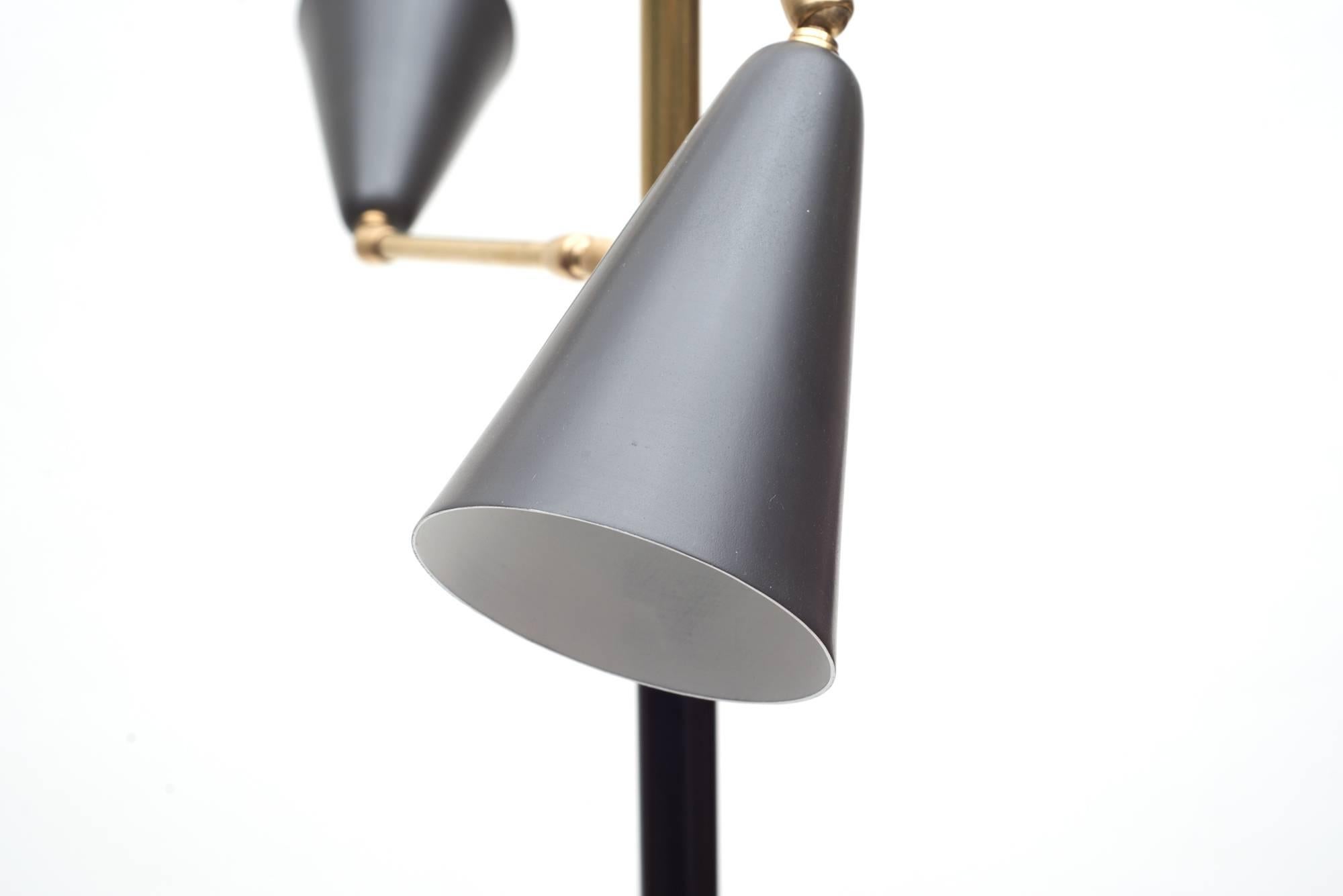 Mid-Century Articulating Brass Multi Shade Floor Lamp, Italy, 1950s In Excellent Condition In New York, NY